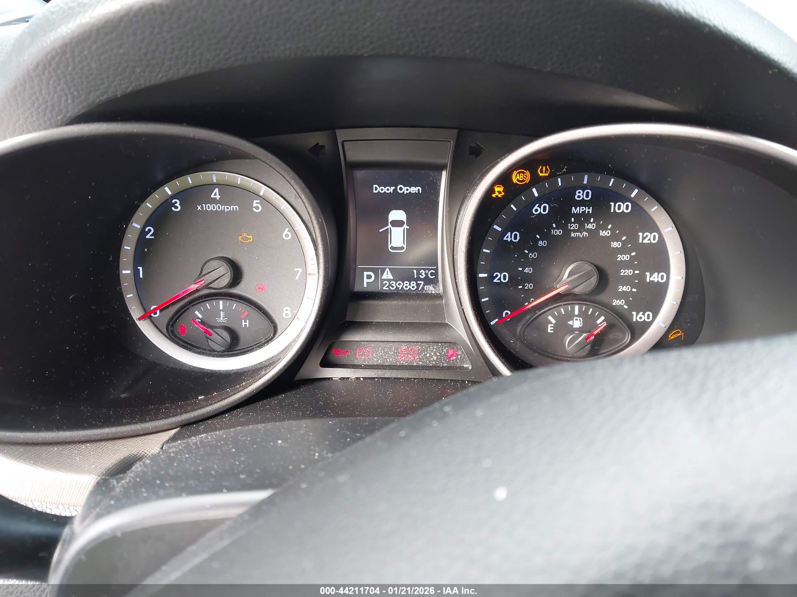 HYUNDAI SANTA image 7