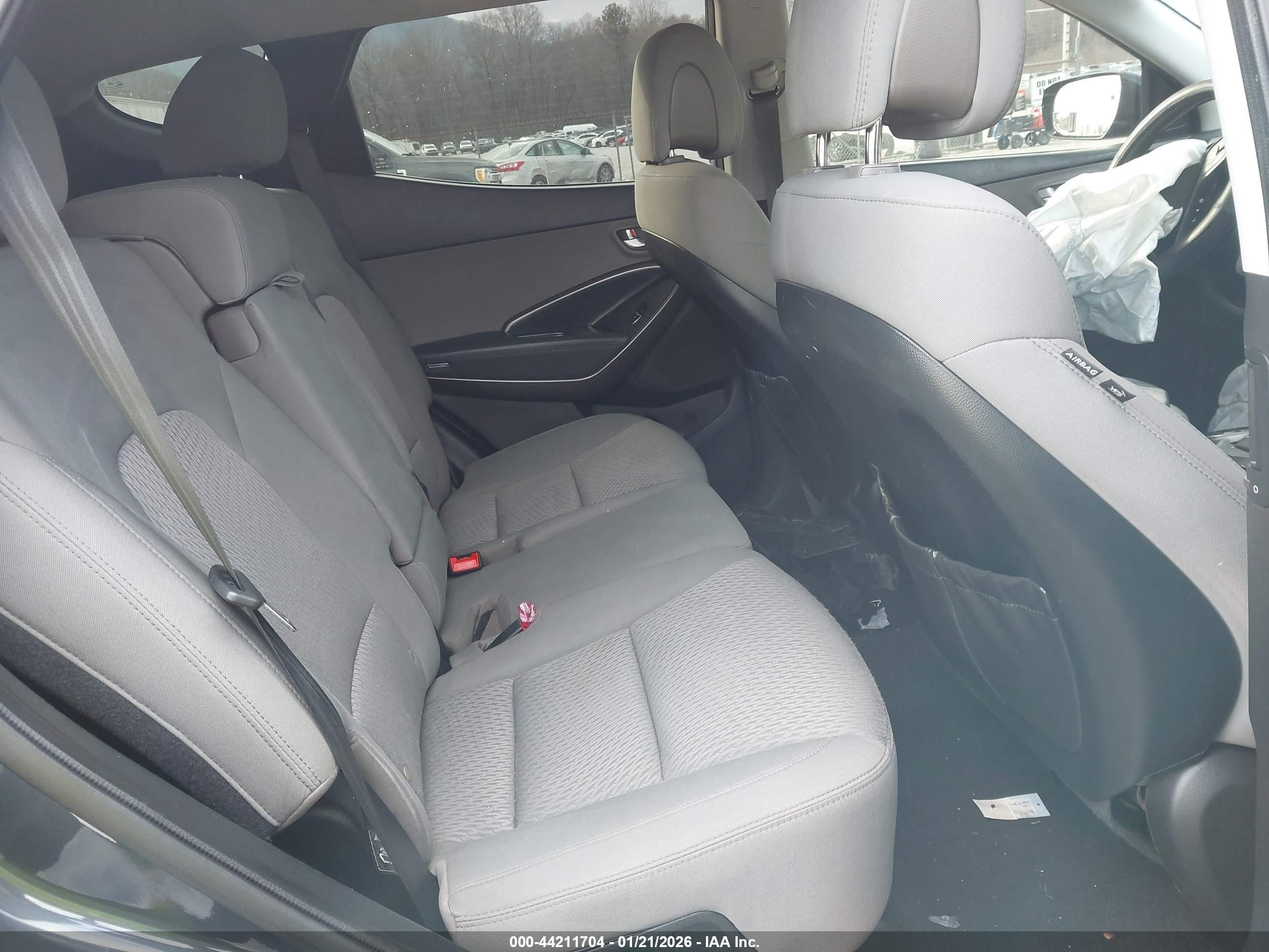 HYUNDAI SANTA image 8