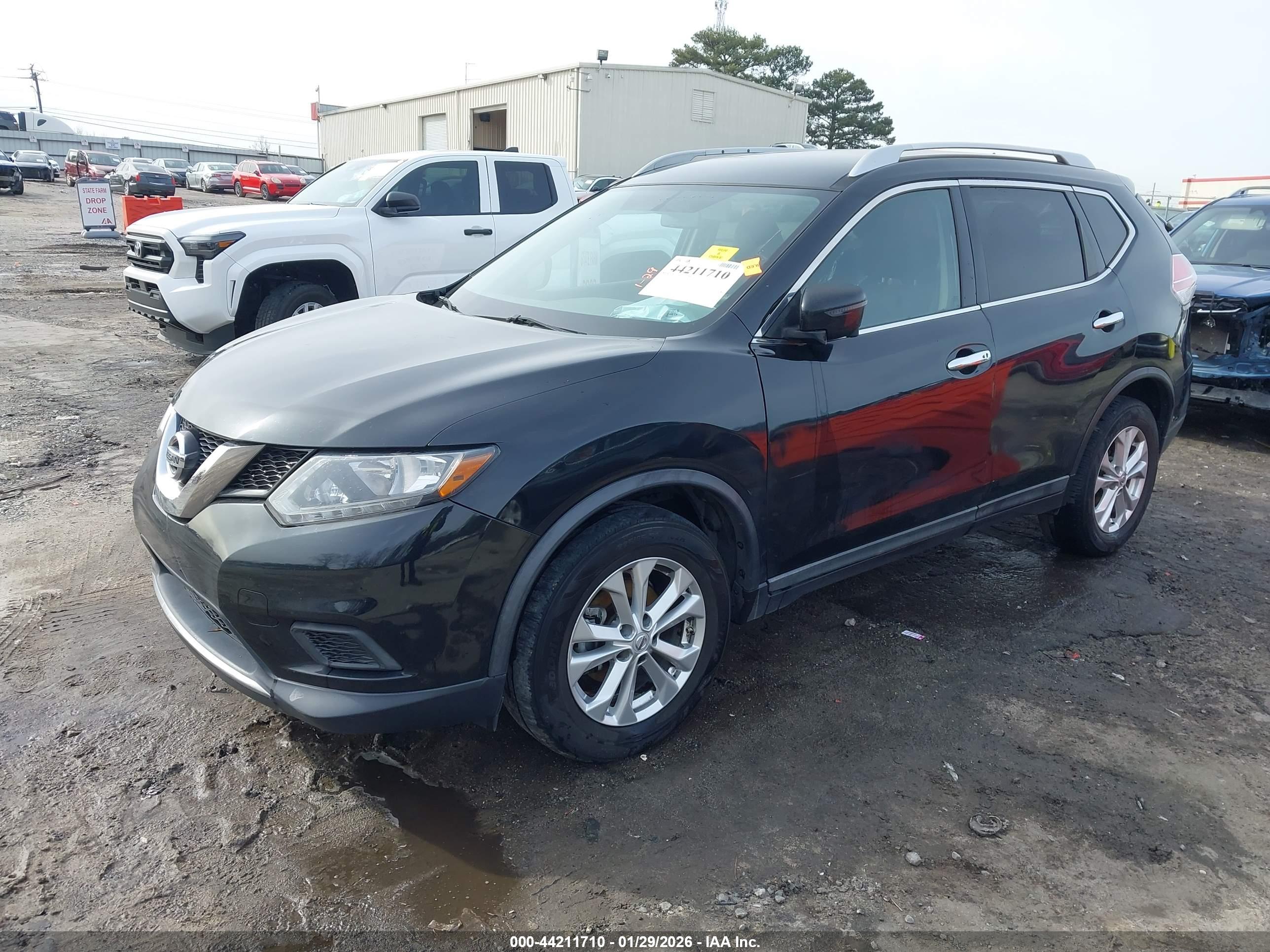 NISSAN ROGUE image 2