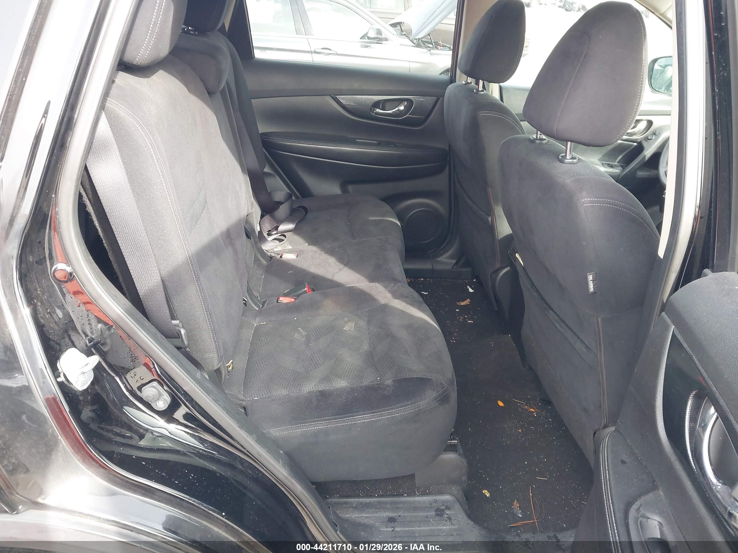 NISSAN ROGUE image 8
