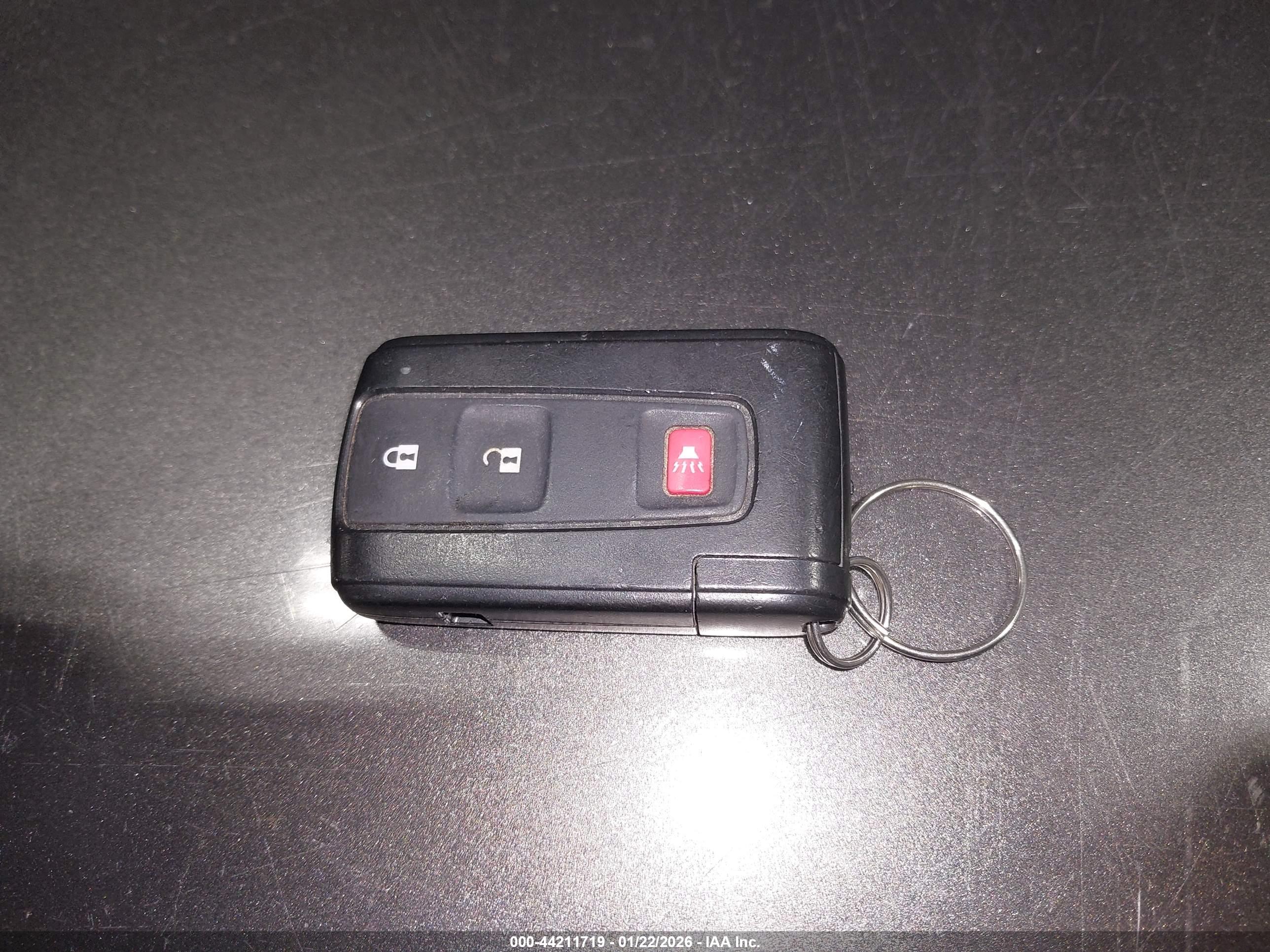 TOYOTA PRIUS image 11