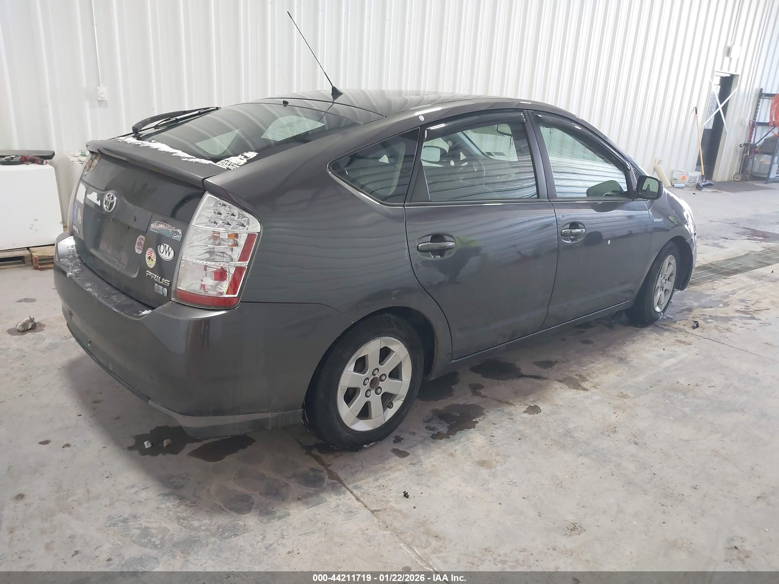 TOYOTA PRIUS image 4