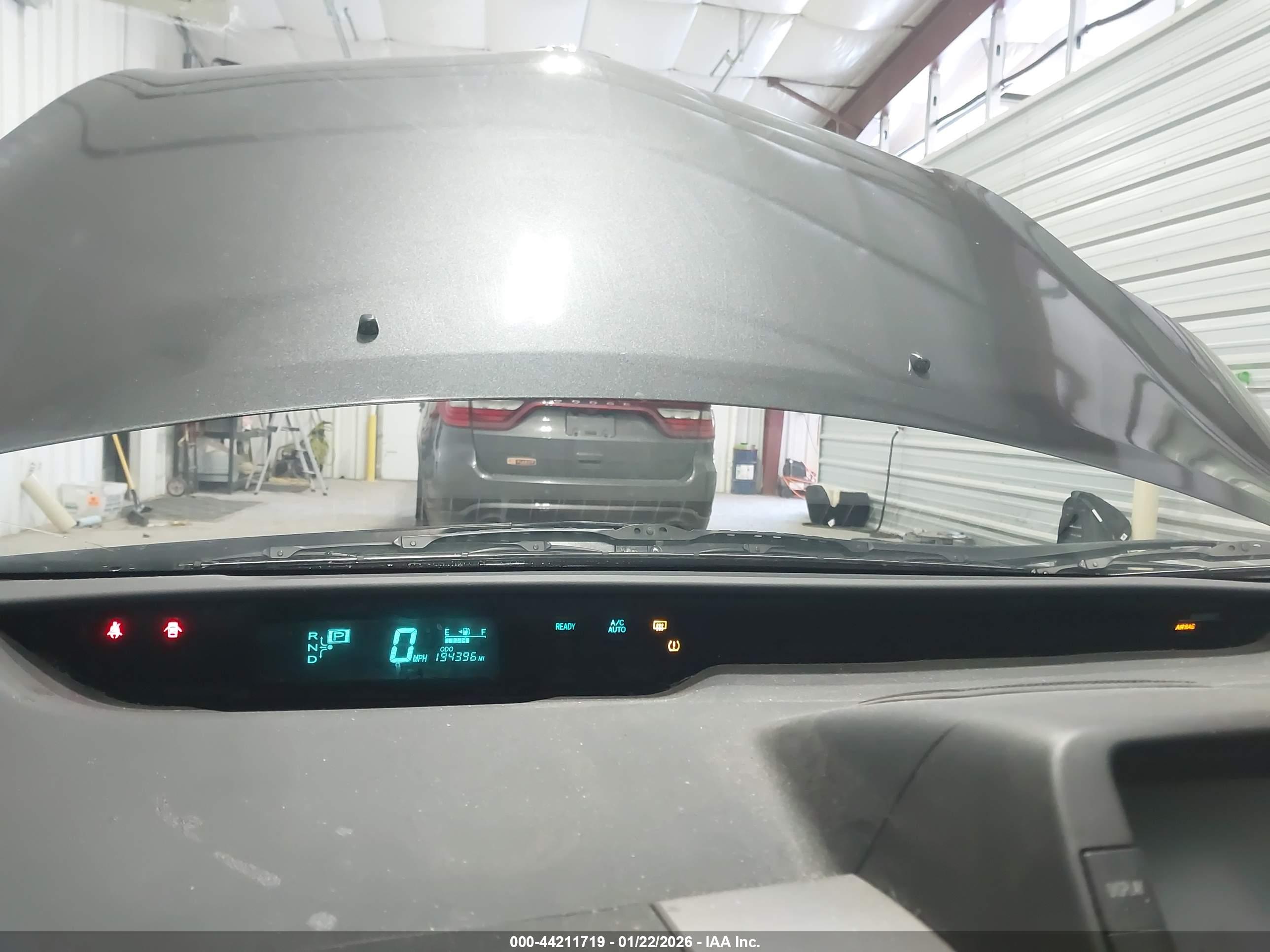 TOYOTA PRIUS image 7