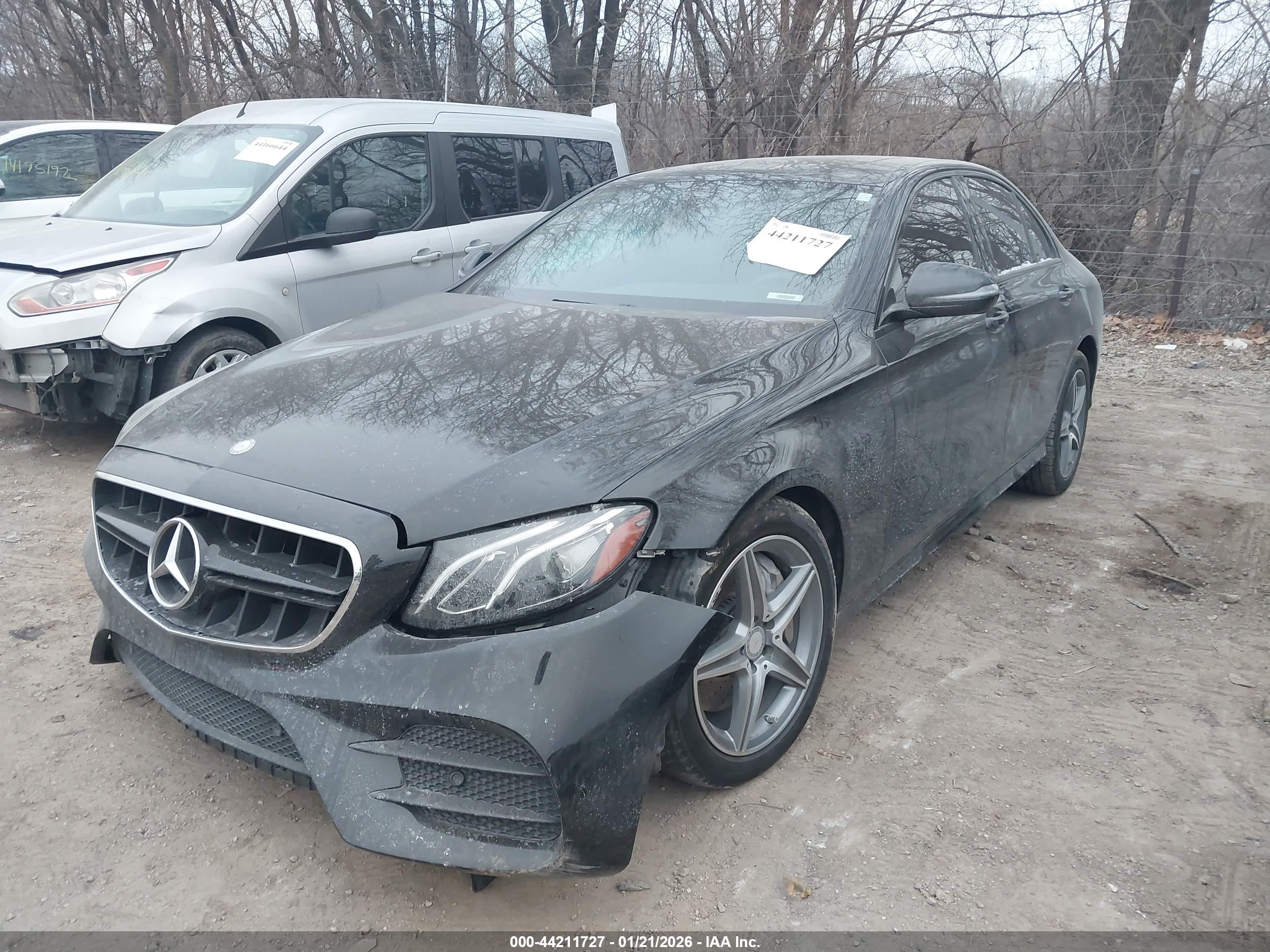 MERCEDES-BENZ E image 6