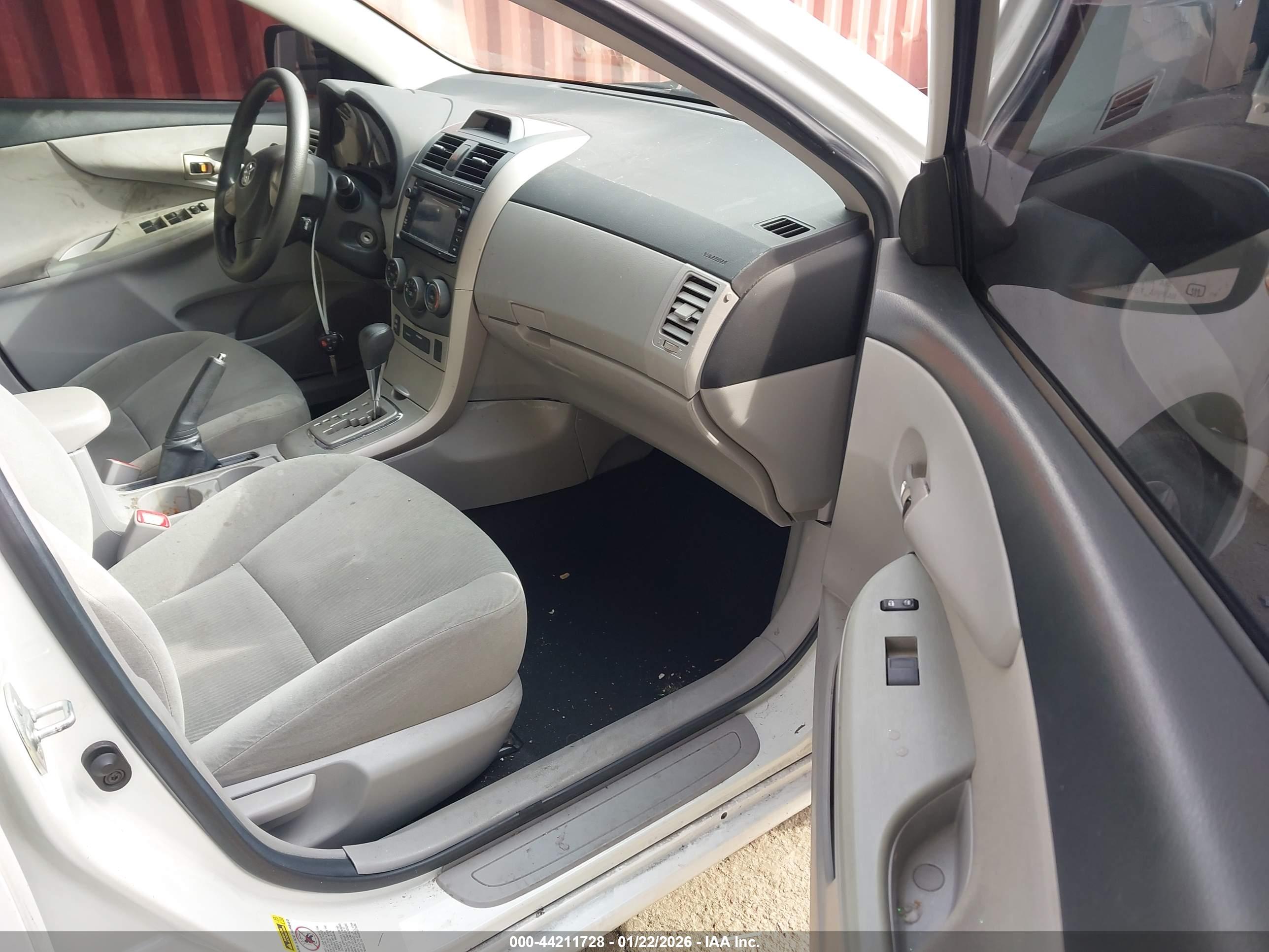 TOYOTA COROLLA image 5