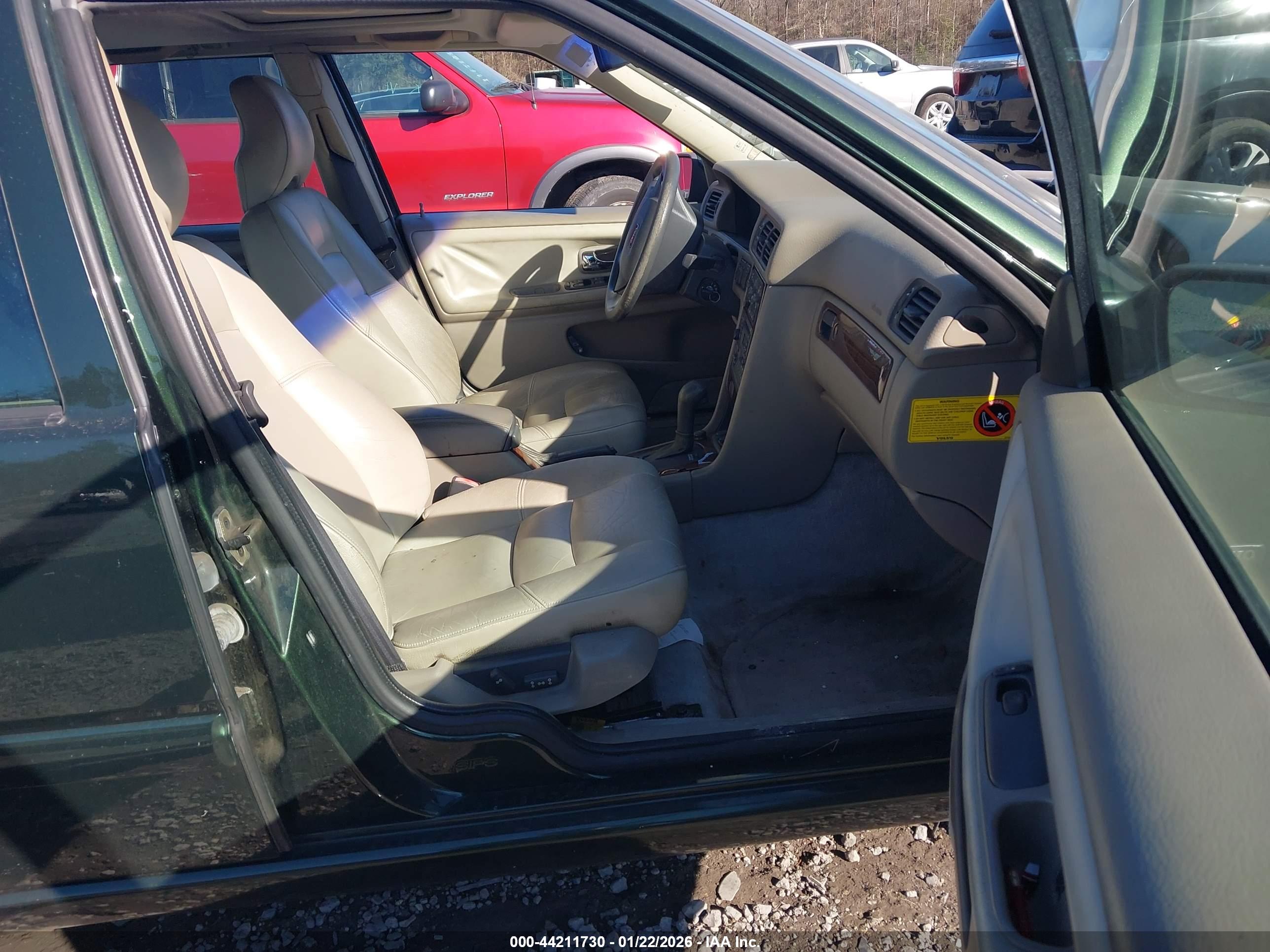VOLVO S70 image 5