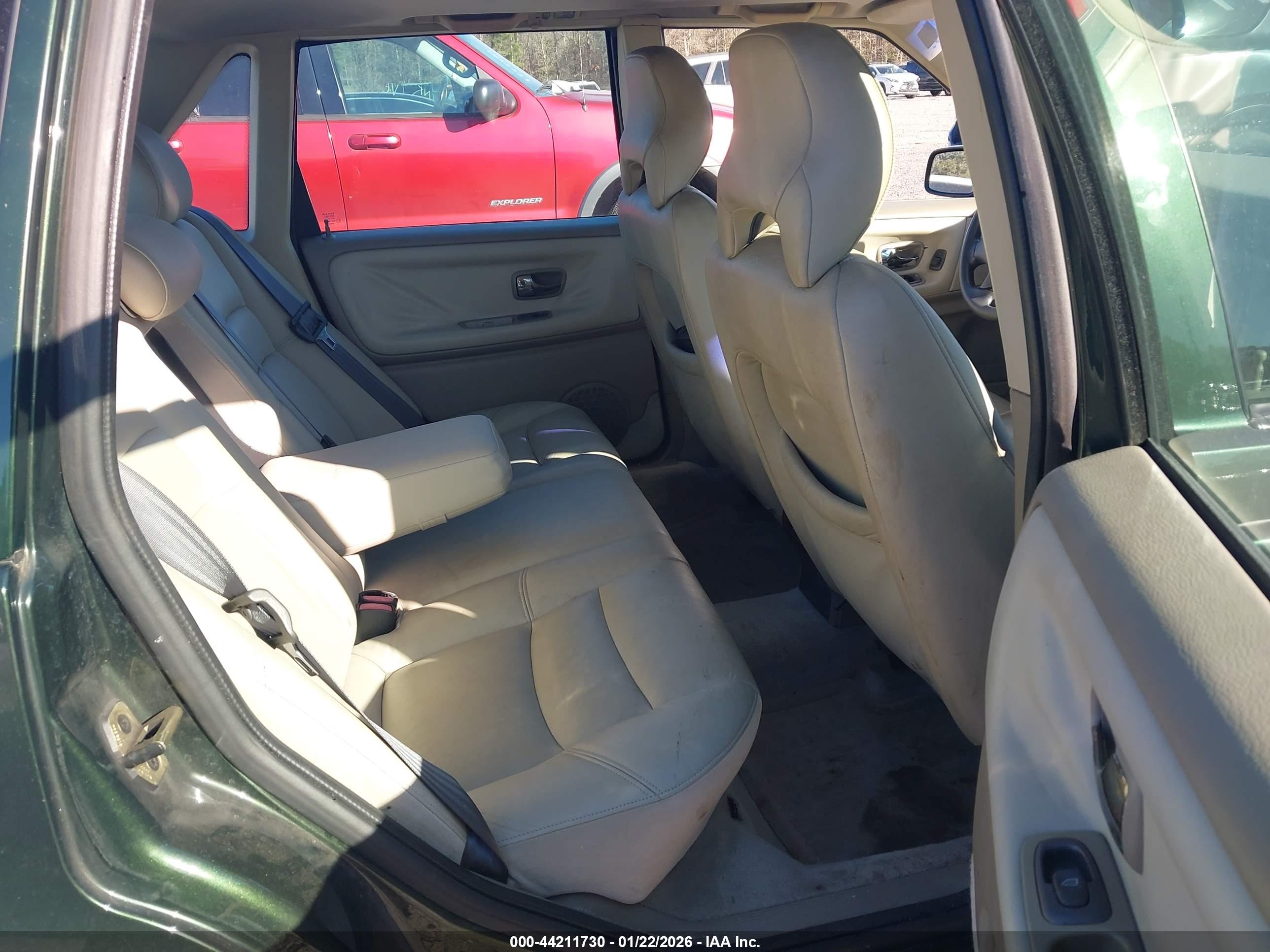 VOLVO S70 image 8