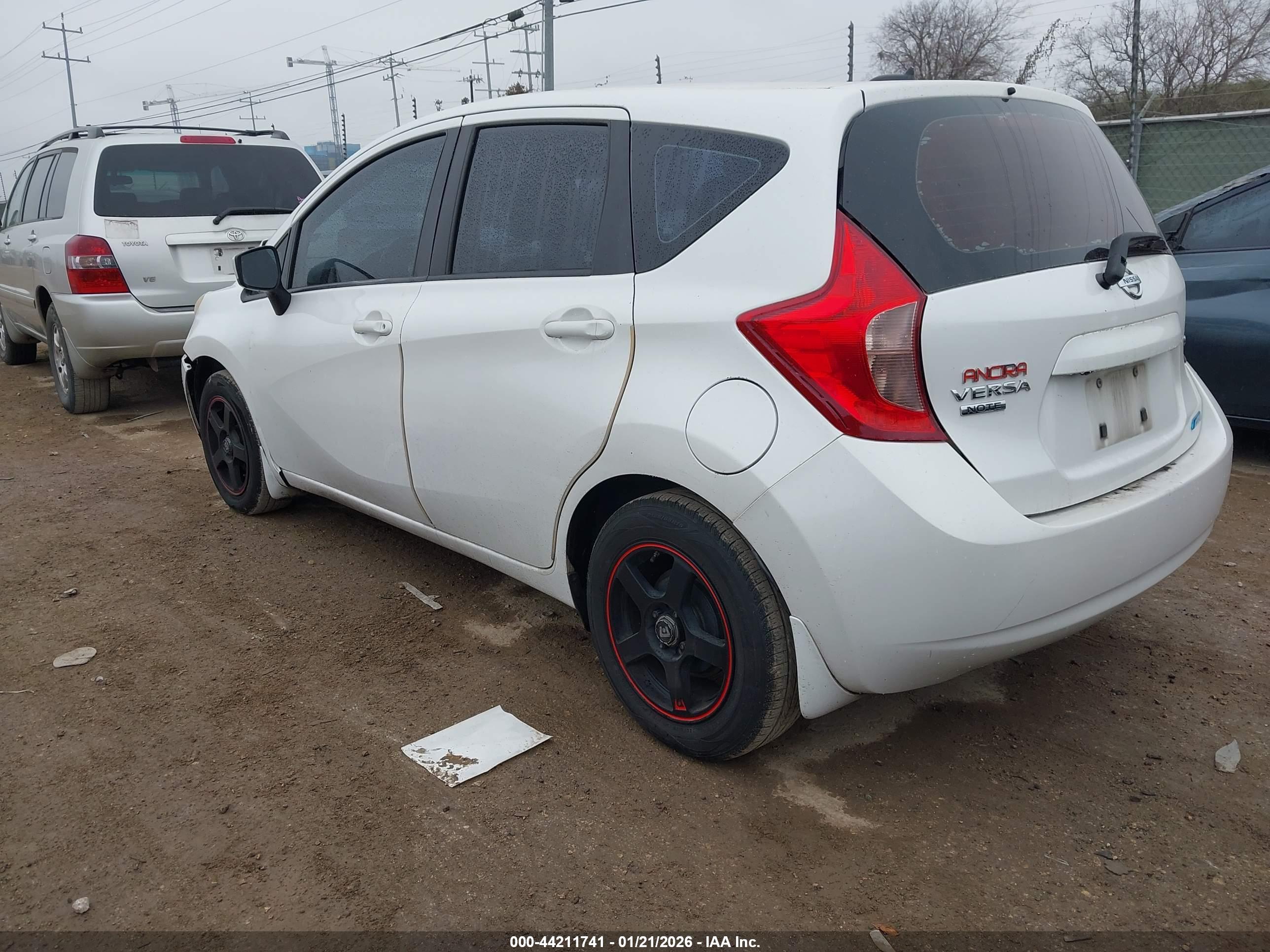 NISSAN VERSA image 3
