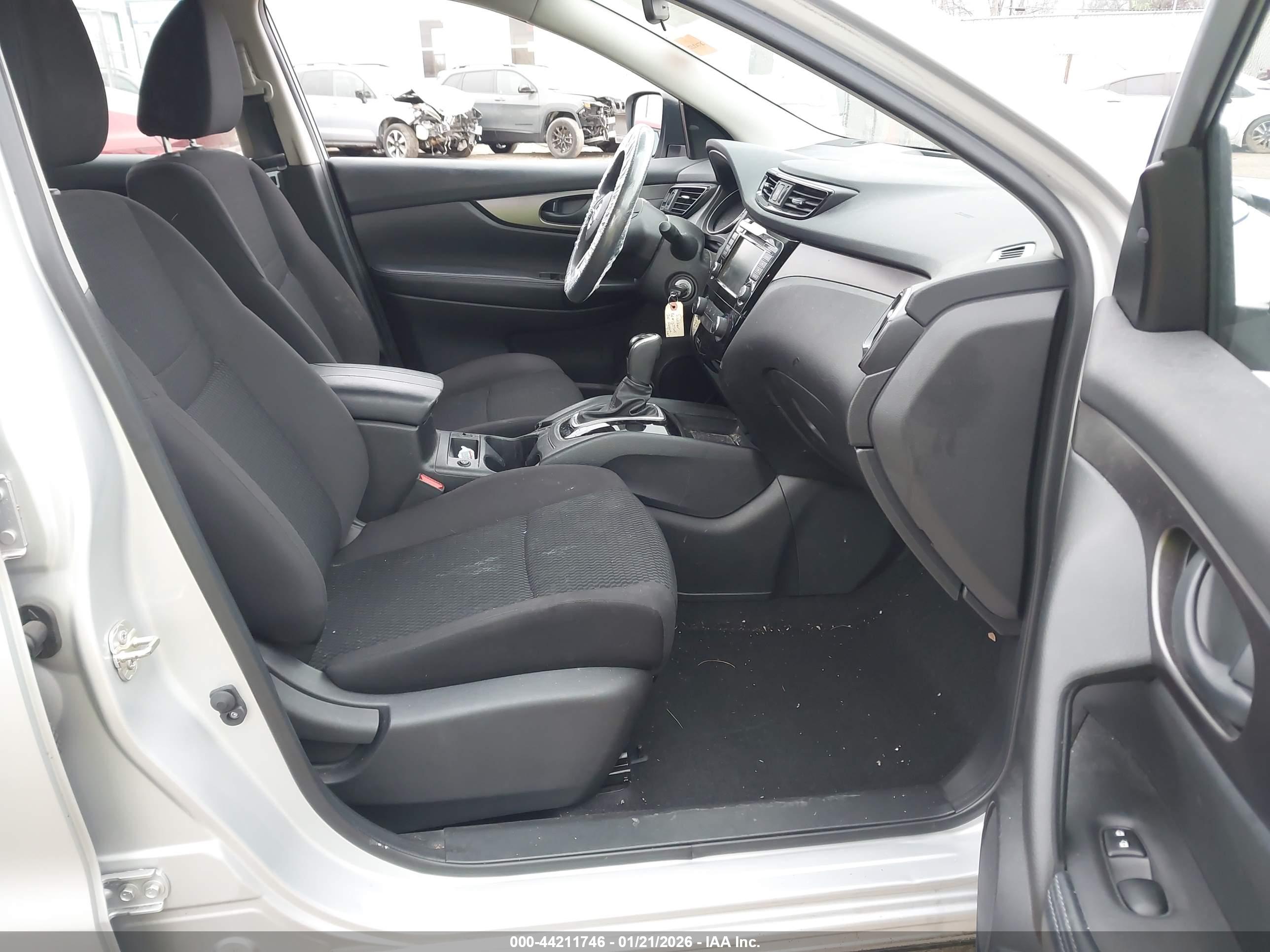 NISSAN ROGUE image 5