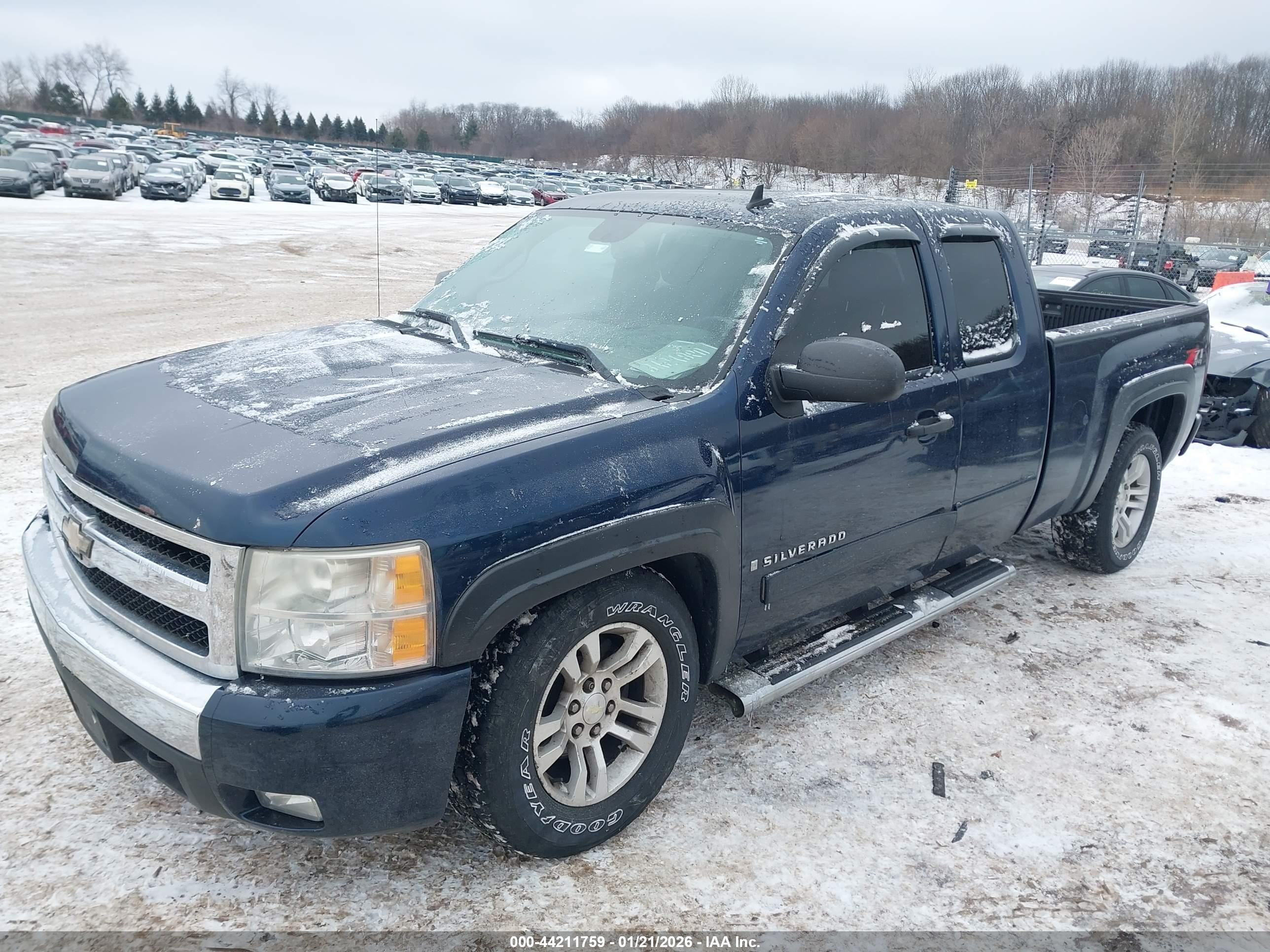 CHEVROLET SILVERADO image 2