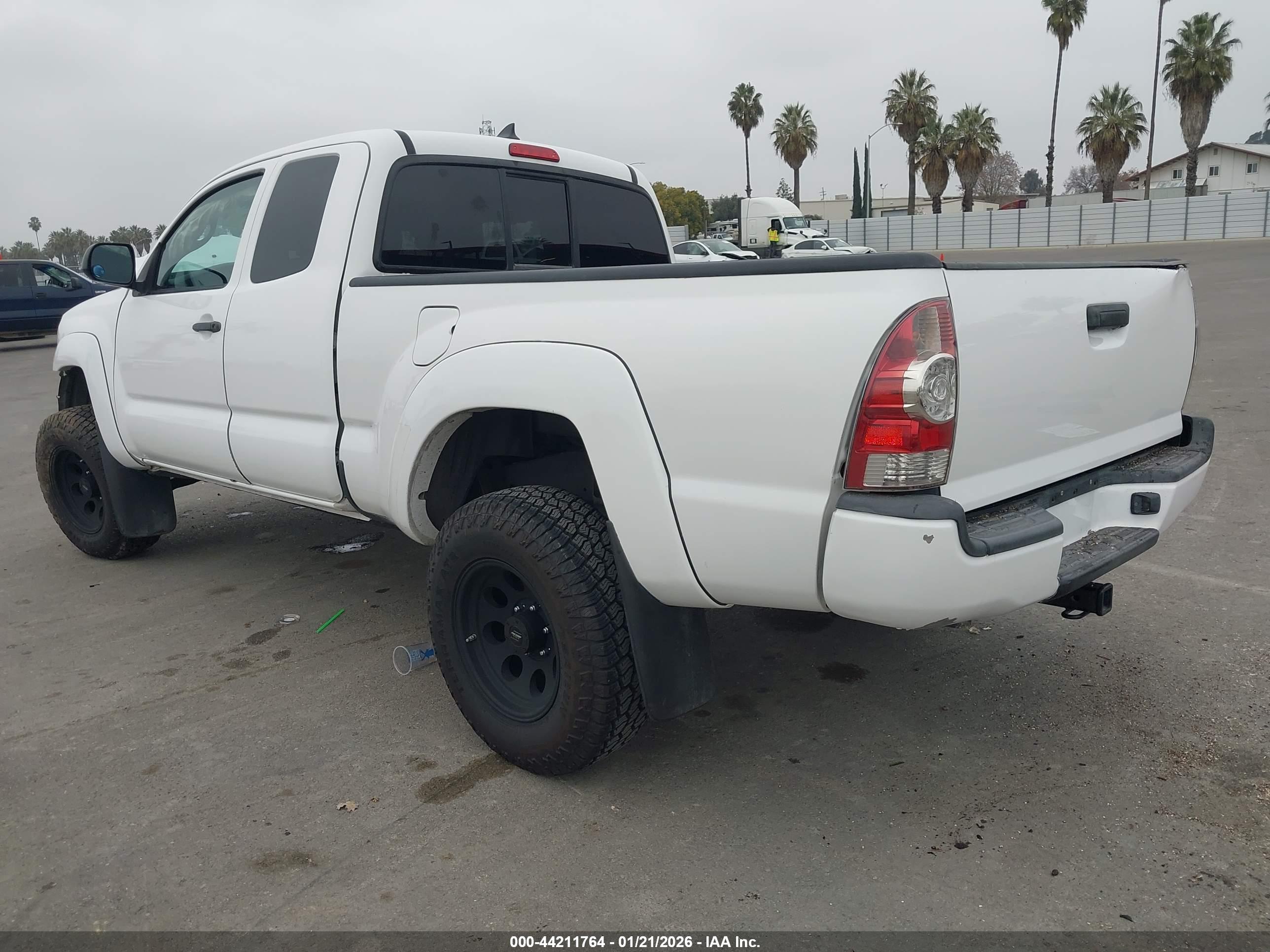 TOYOTA TACOMA image 3