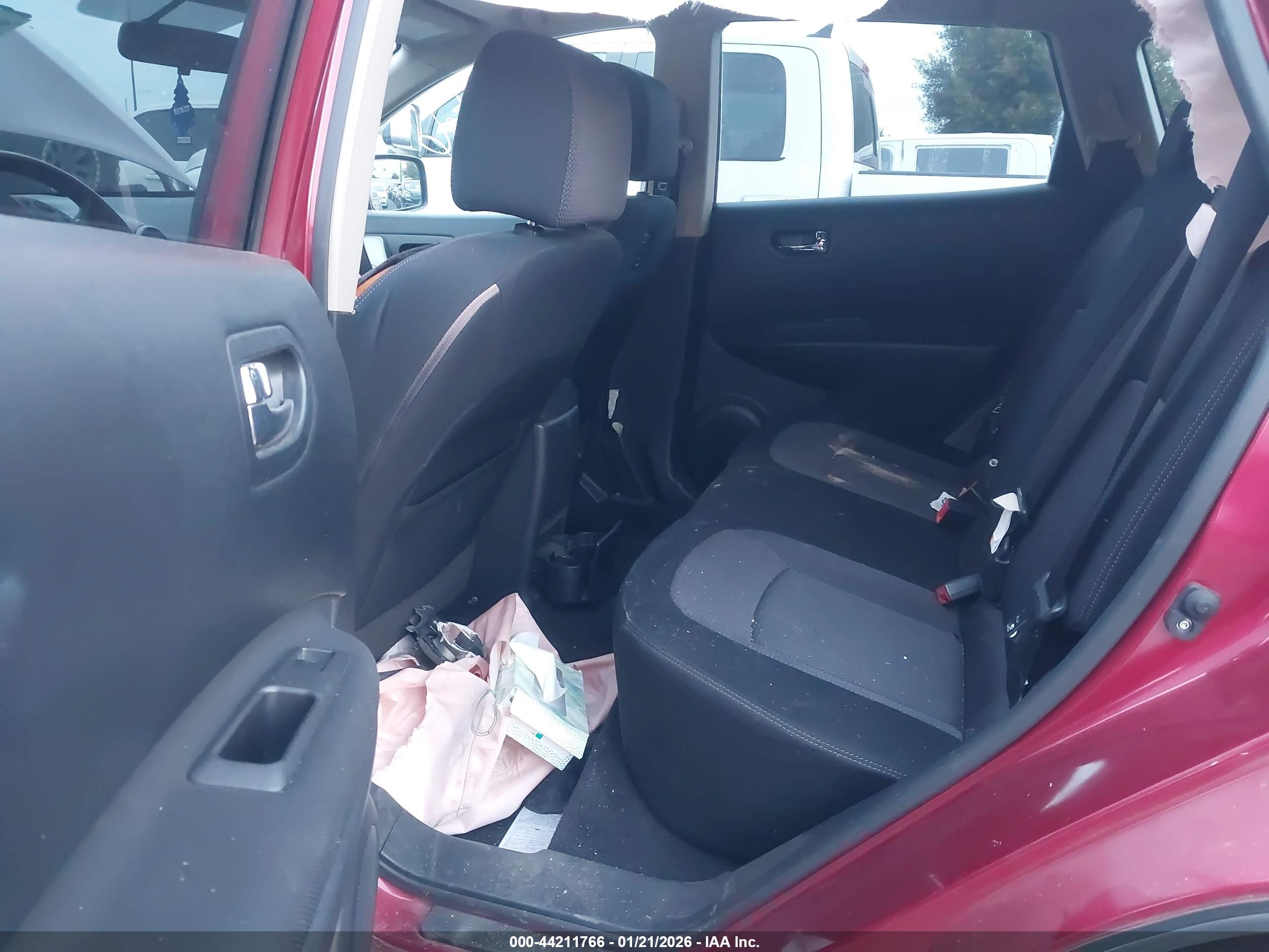 NISSAN ROGUE image 8