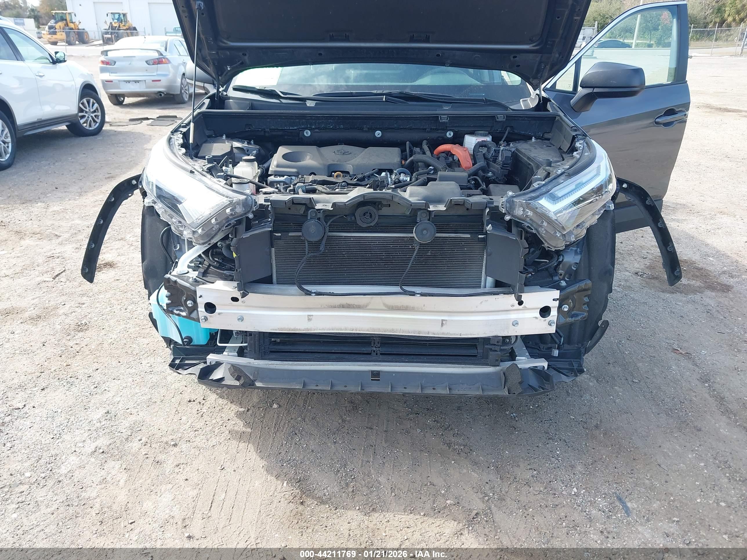 TOYOTA RAV4 image 6