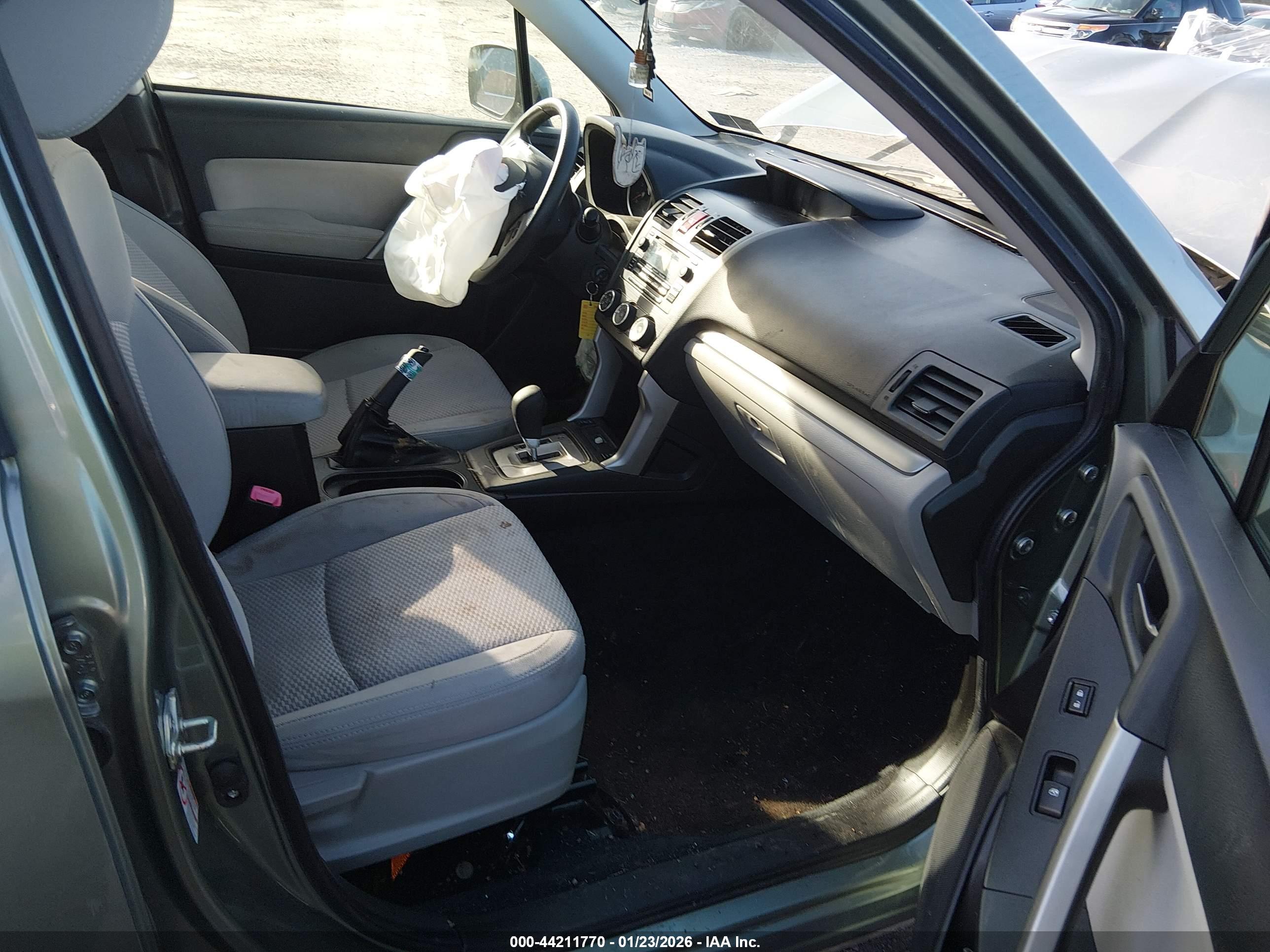 SUBARU FORESTER image 5