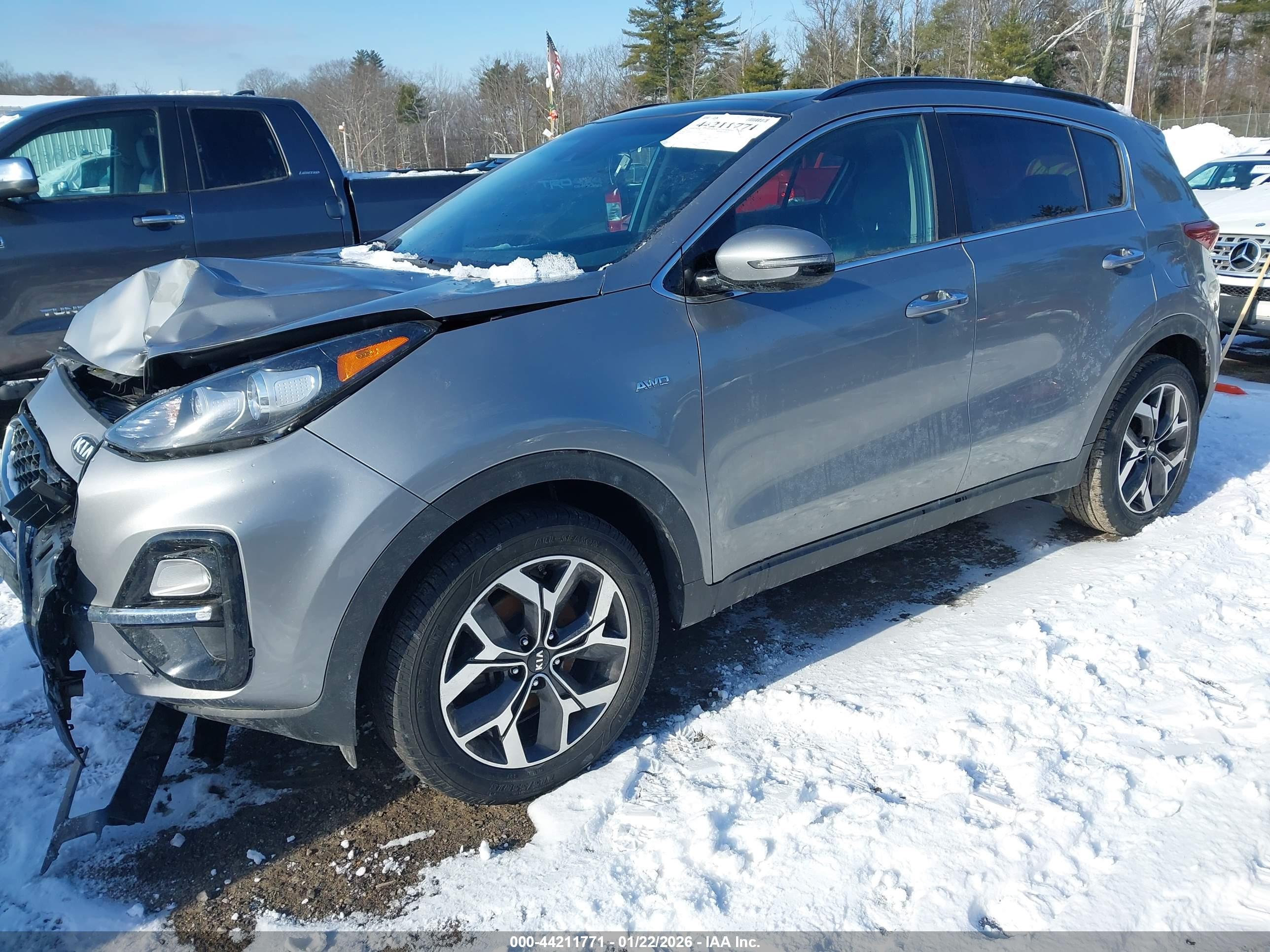 KIA SPORTAGE image 2