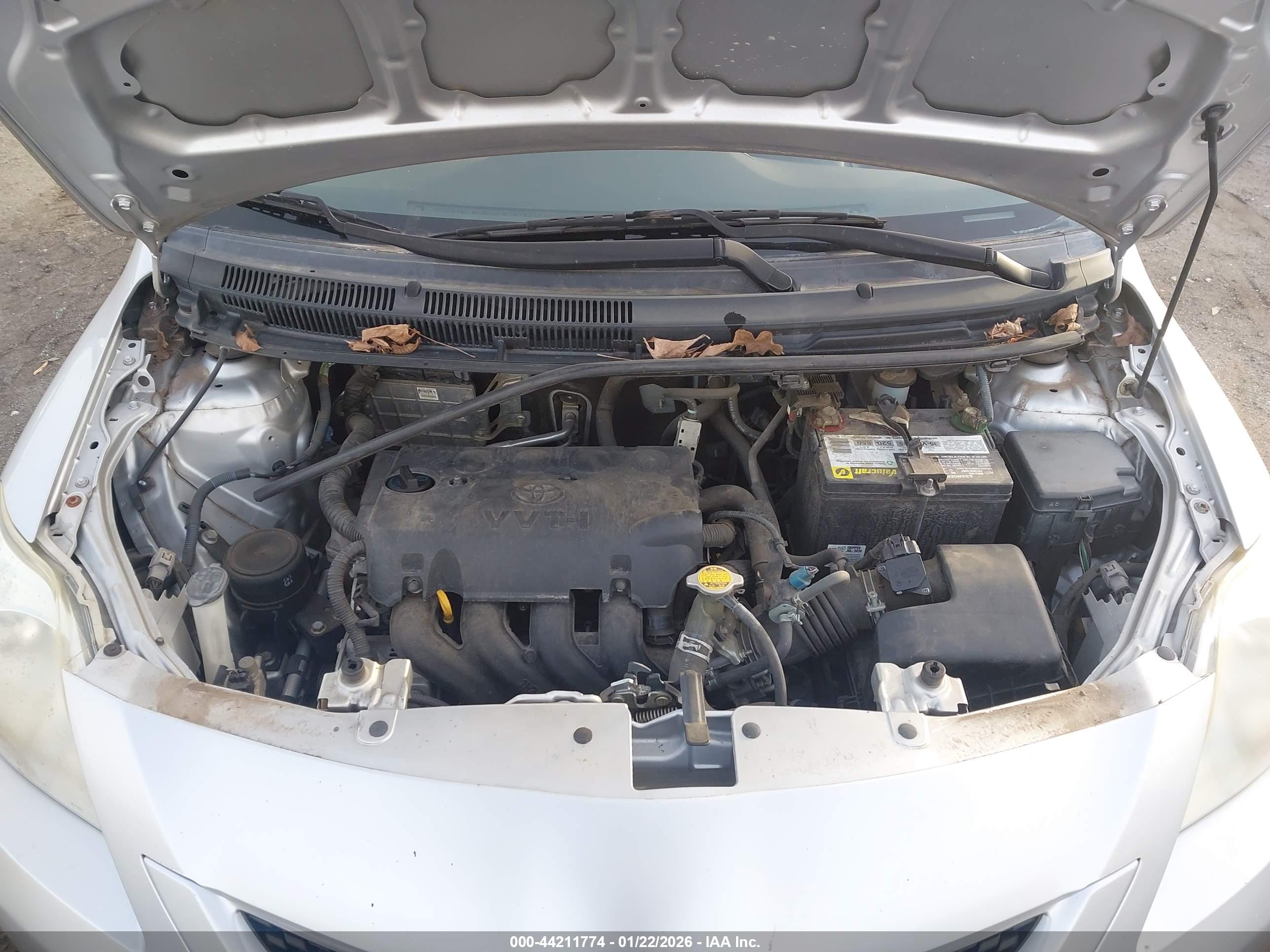 TOYOTA YARIS image 10
