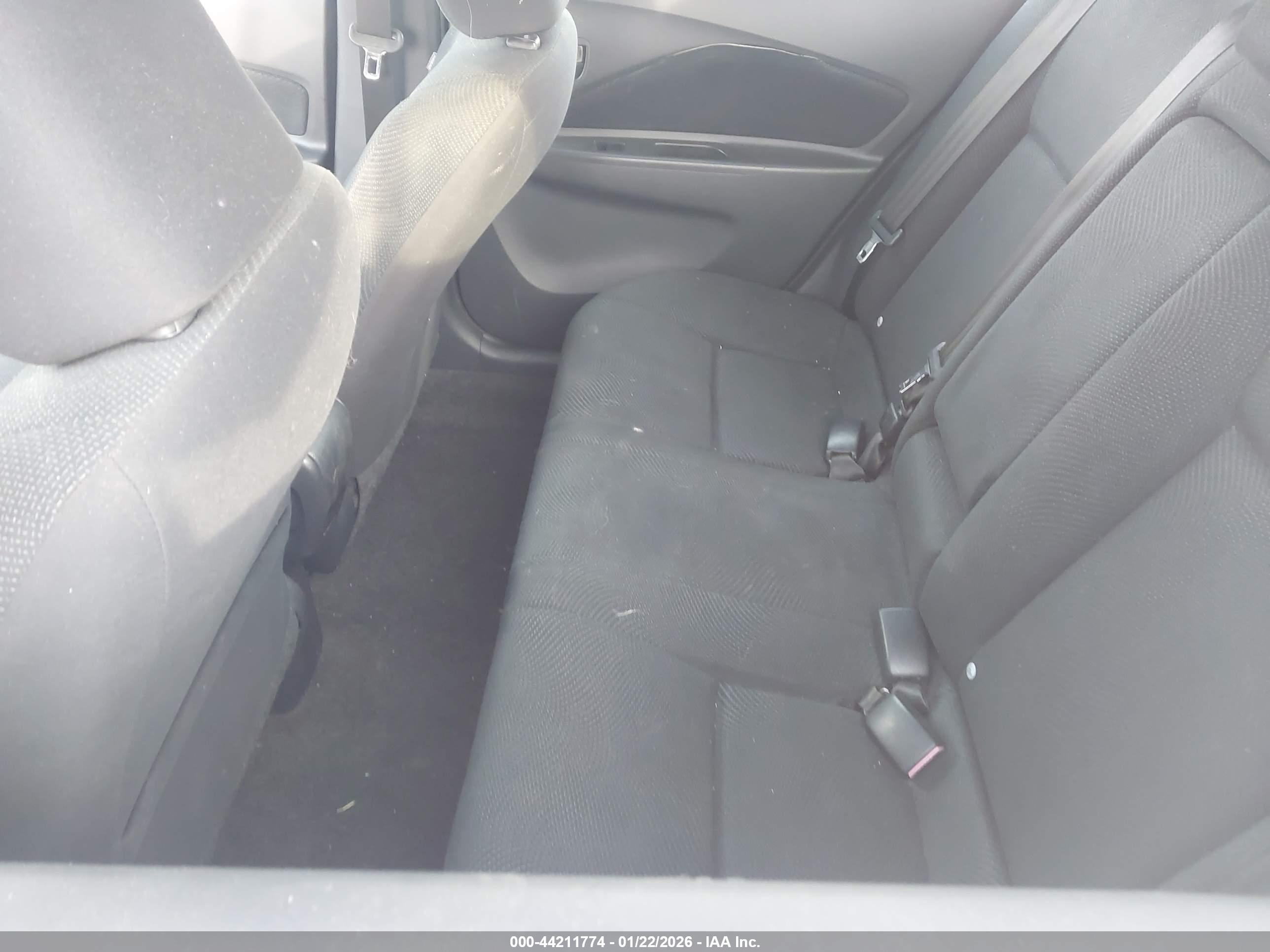 TOYOTA YARIS image 8