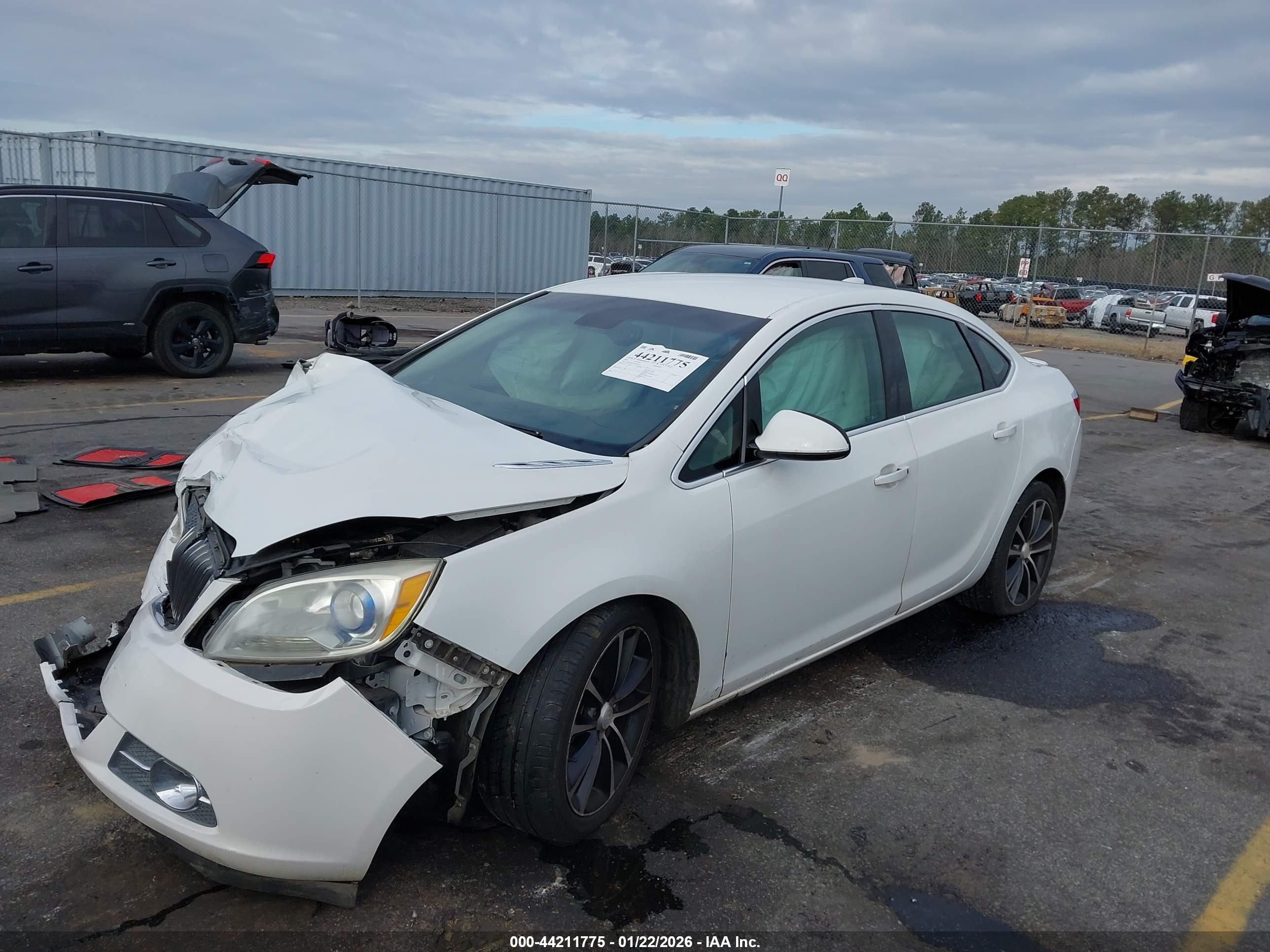 BUICK VERANO image 2