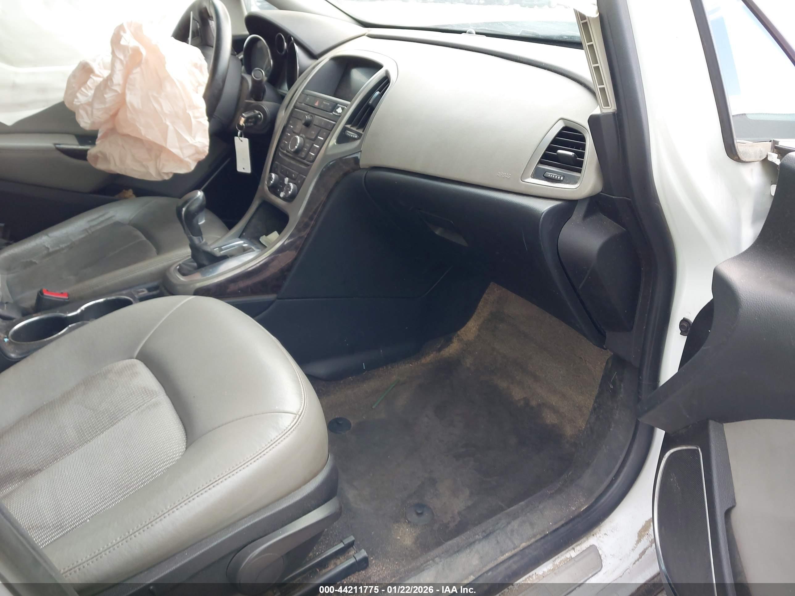 BUICK VERANO image 5