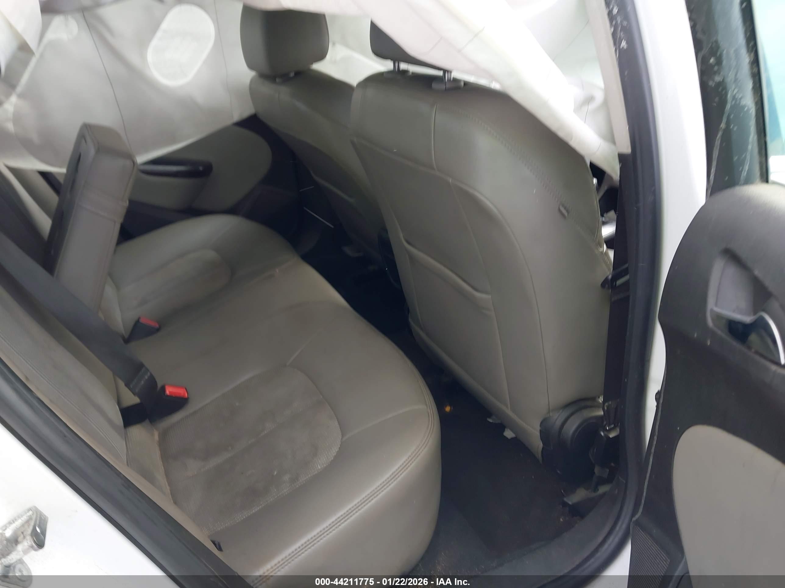 BUICK VERANO image 8