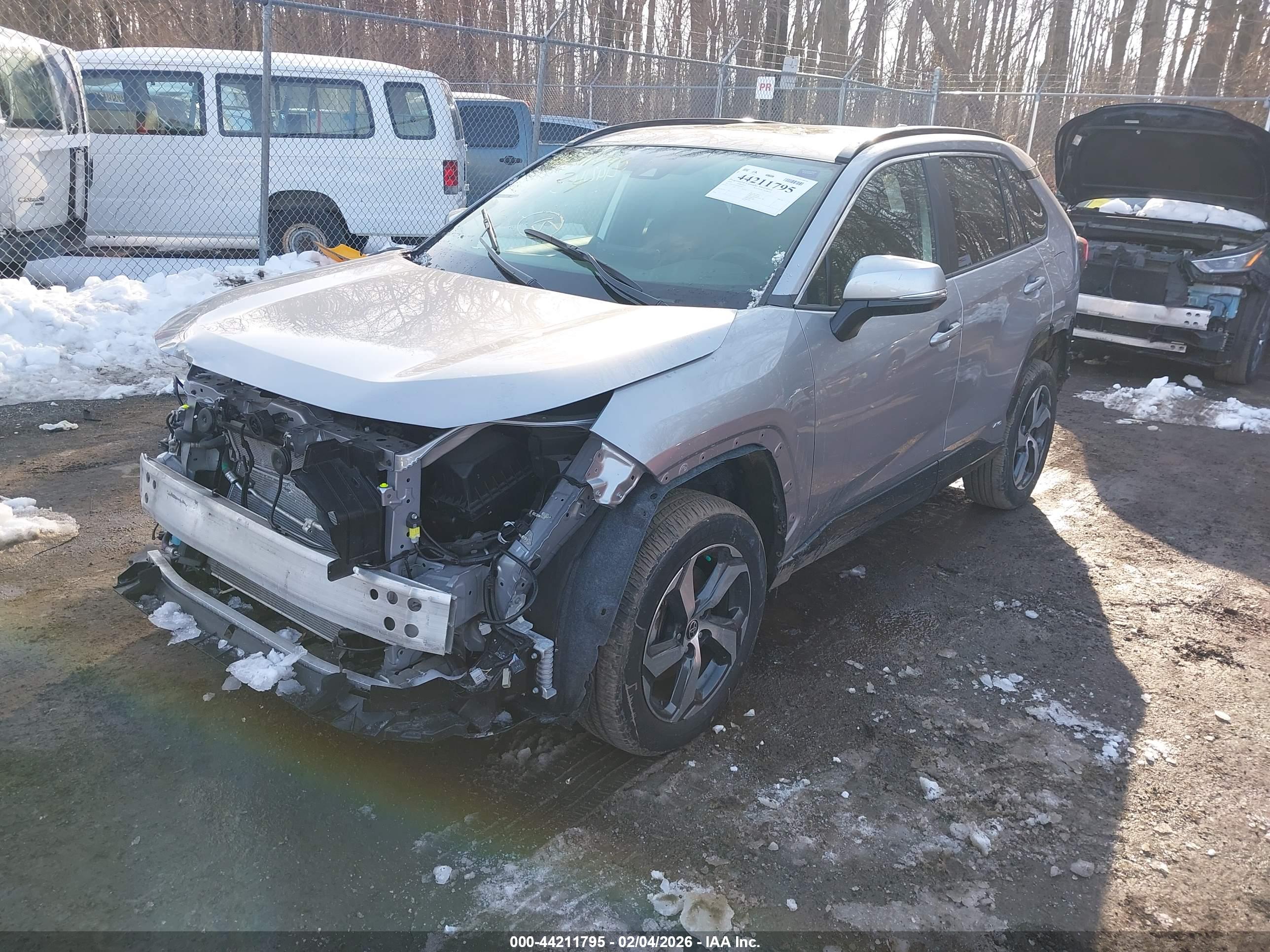 TOYOTA RAV4 image 2