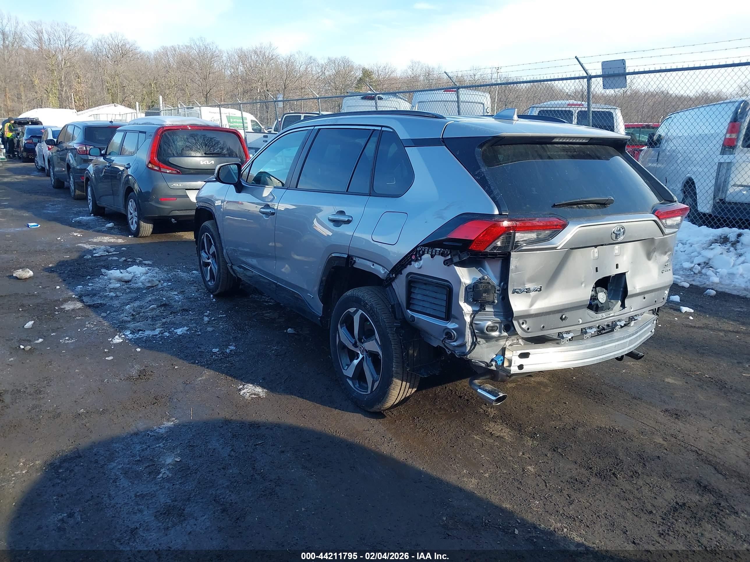 TOYOTA RAV4 image 3