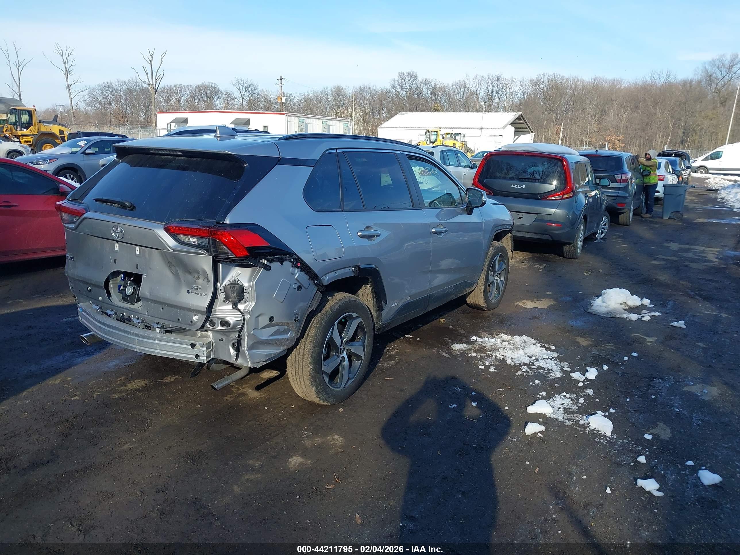TOYOTA RAV4 image 4