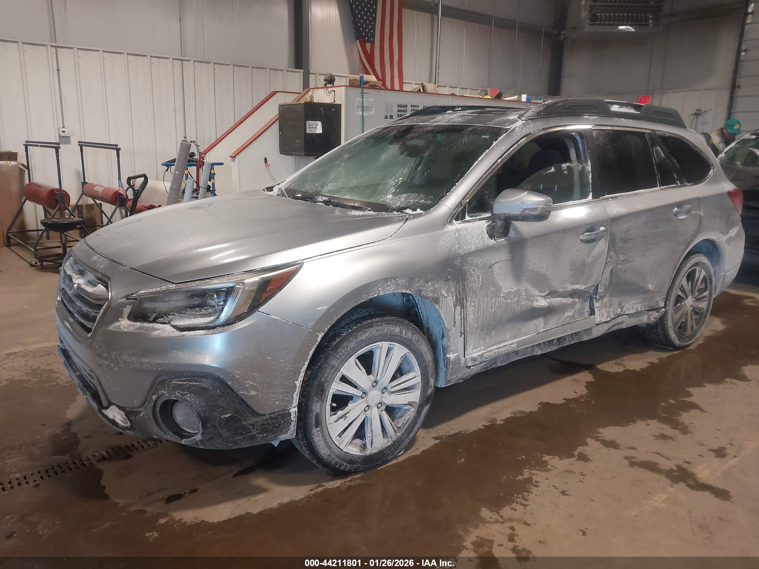SUBARU OUTBACK image 2