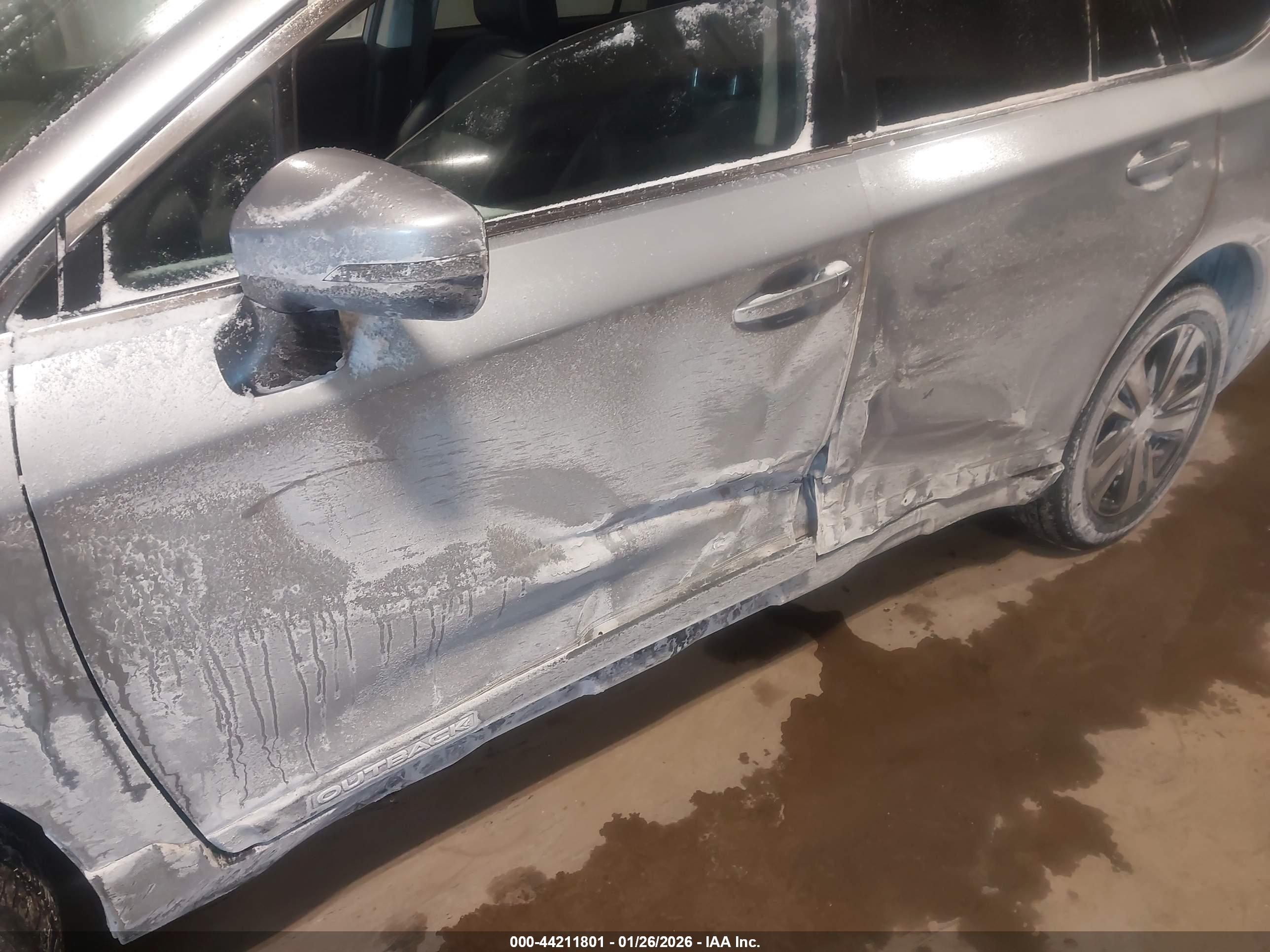 SUBARU OUTBACK image 6