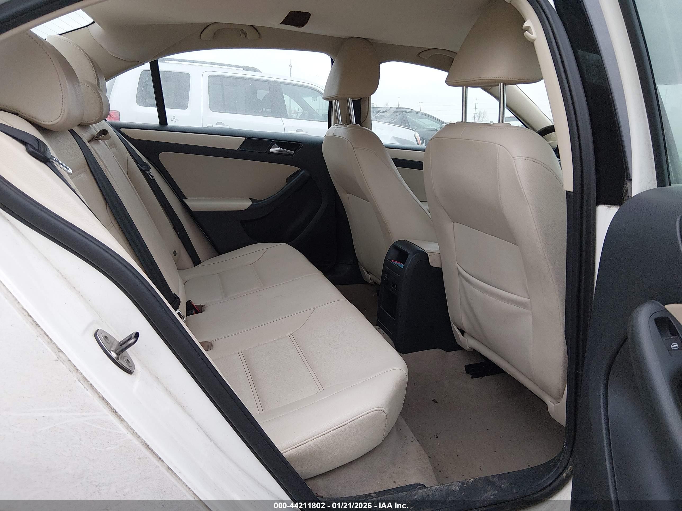 VOLKSWAGEN JETTA image 8