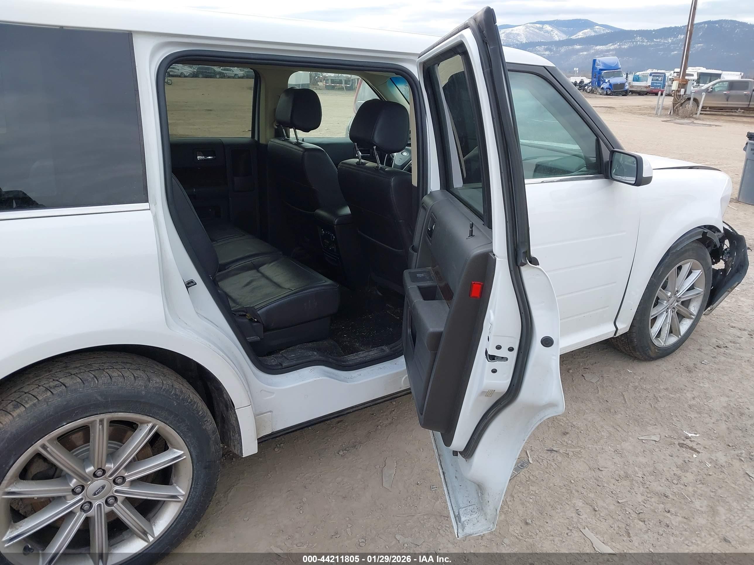 FORD FLEX image 8