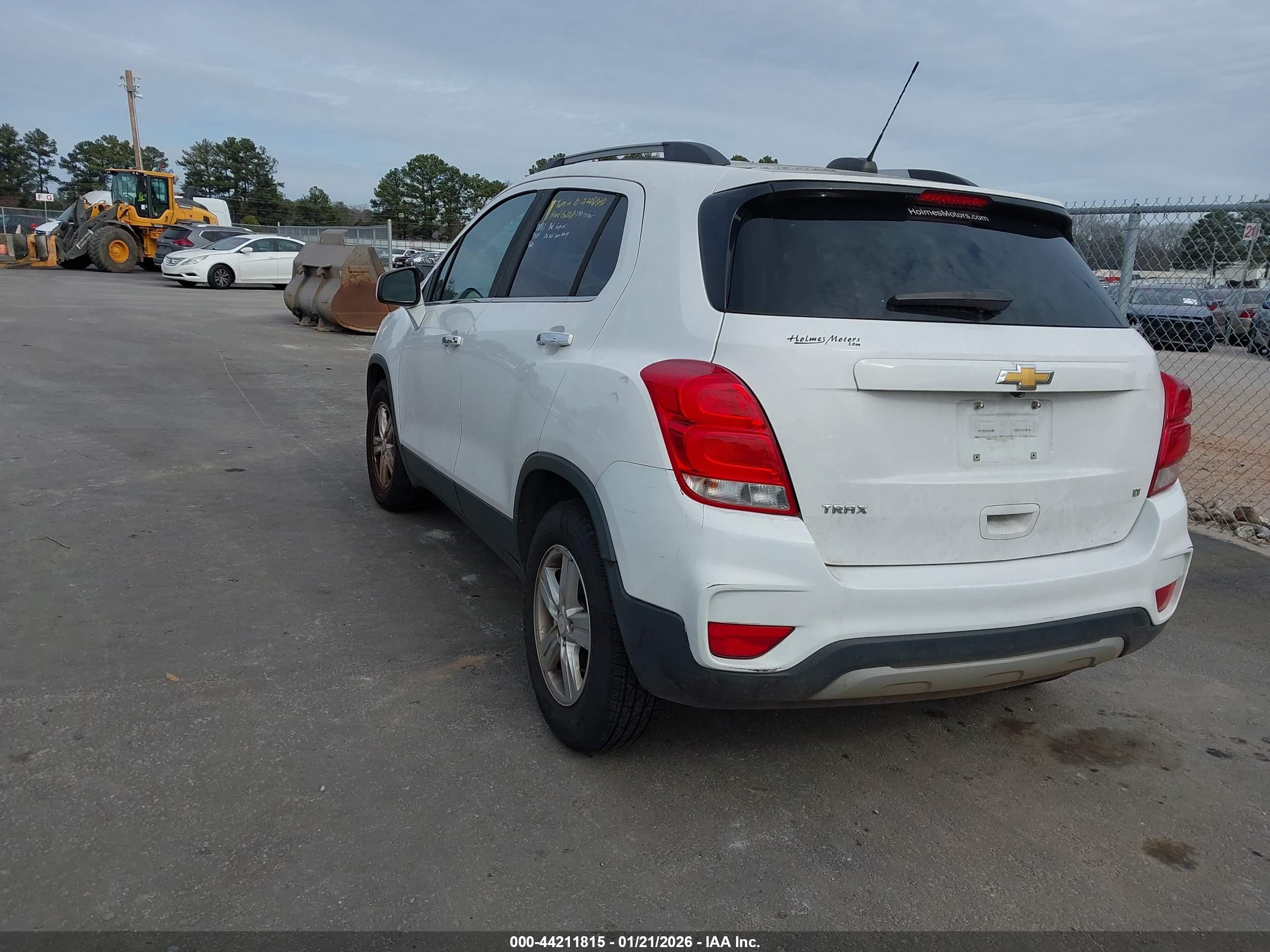 CHEVROLET TRAX image 3