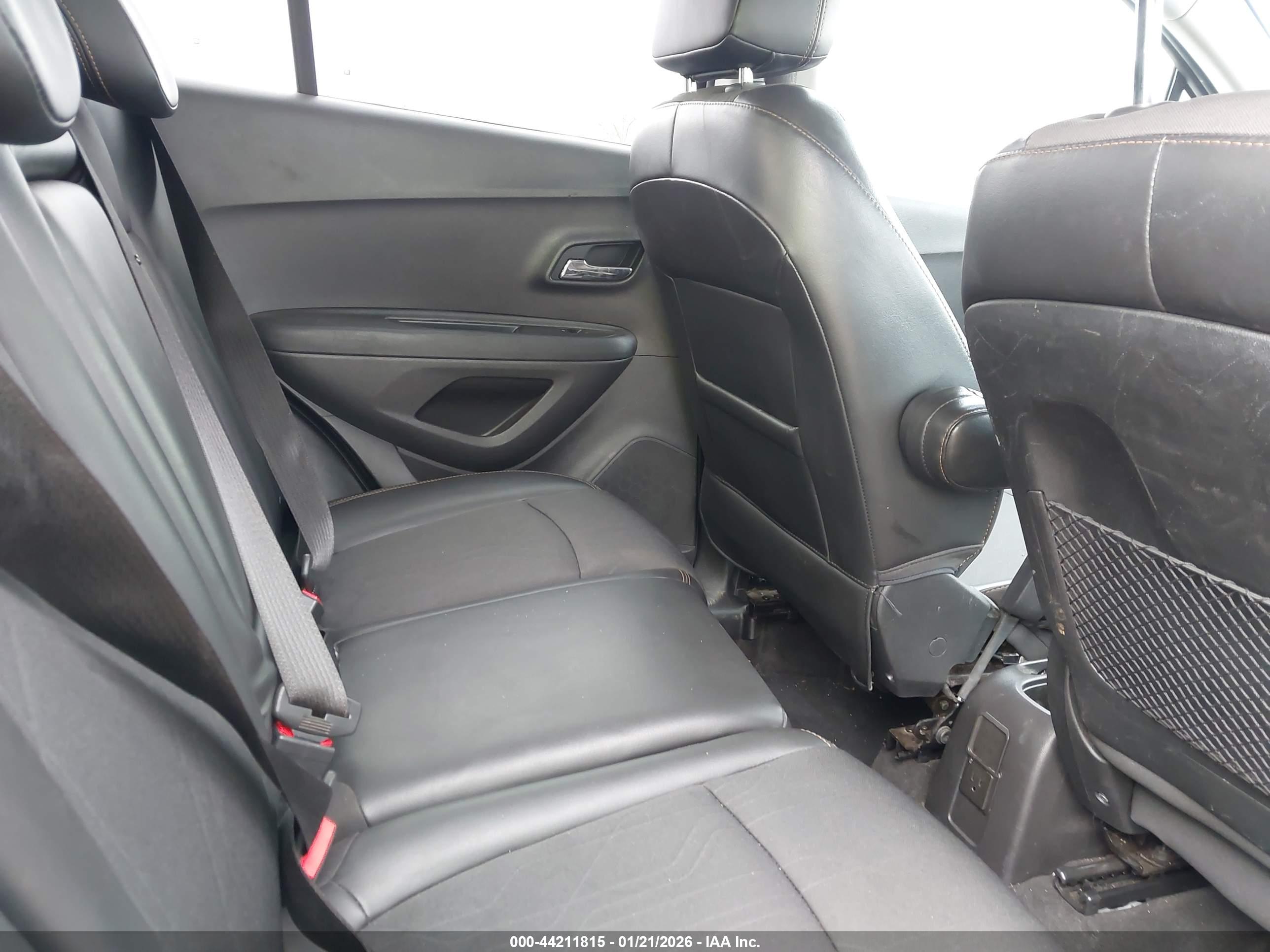 CHEVROLET TRAX image 8