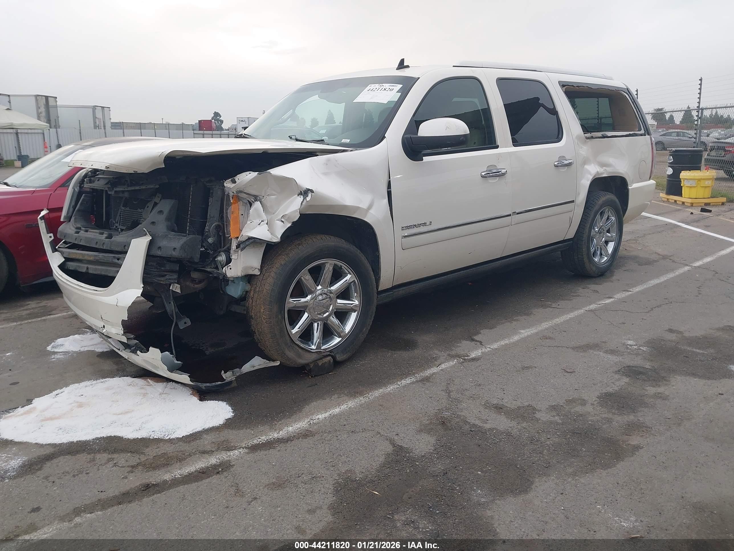 GMC YUKON image 2
