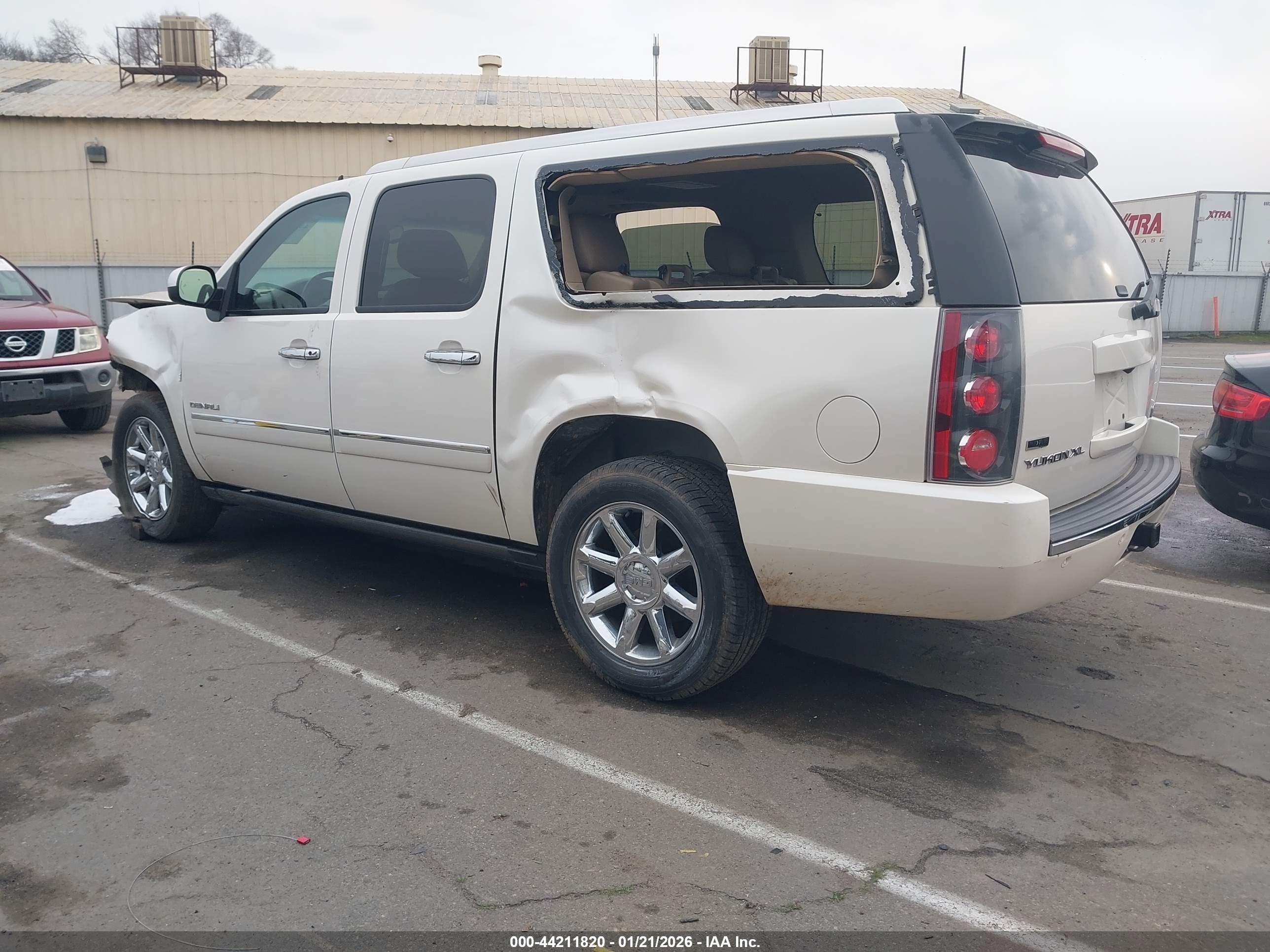 GMC YUKON image 3