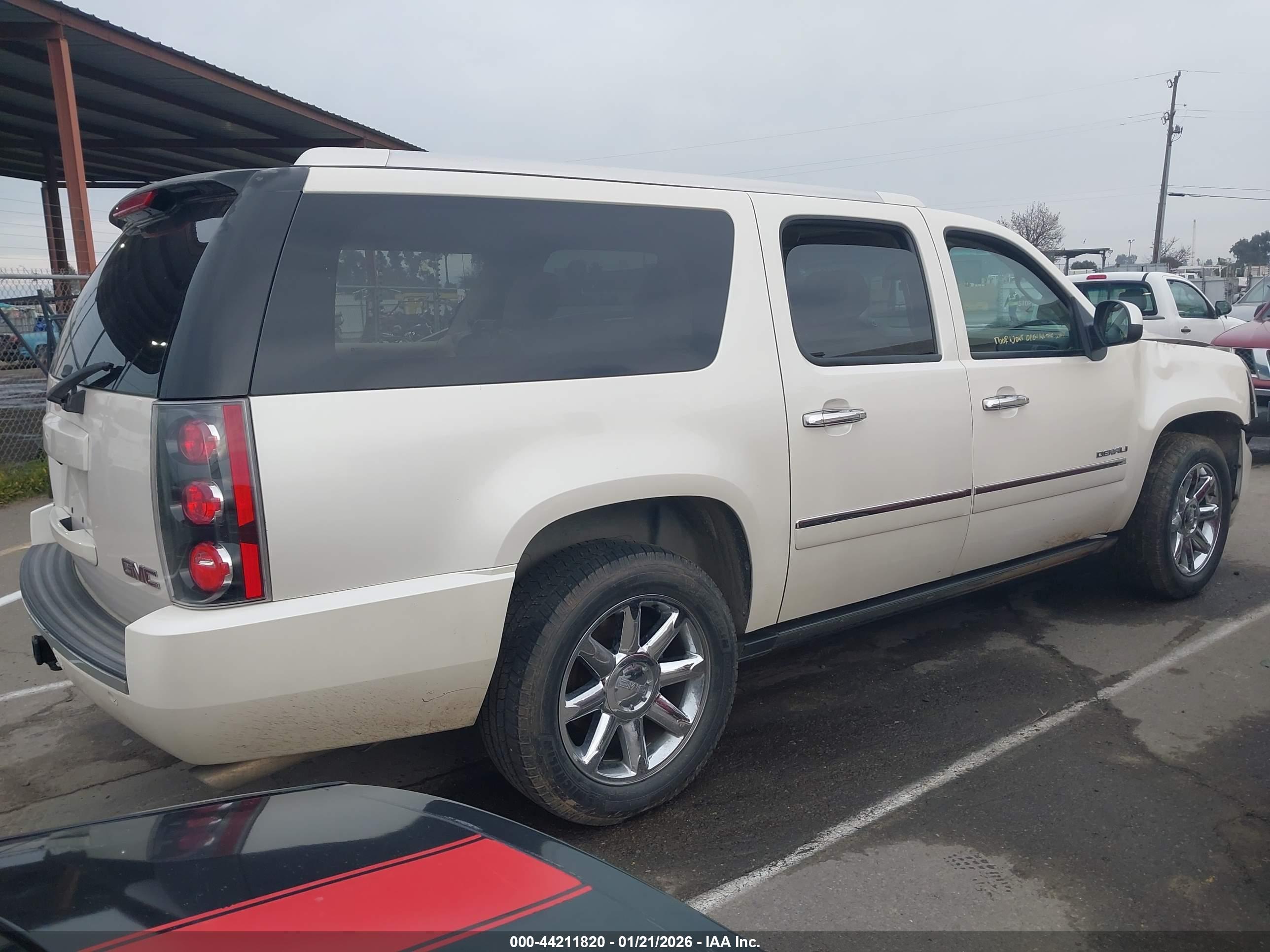 GMC YUKON image 4