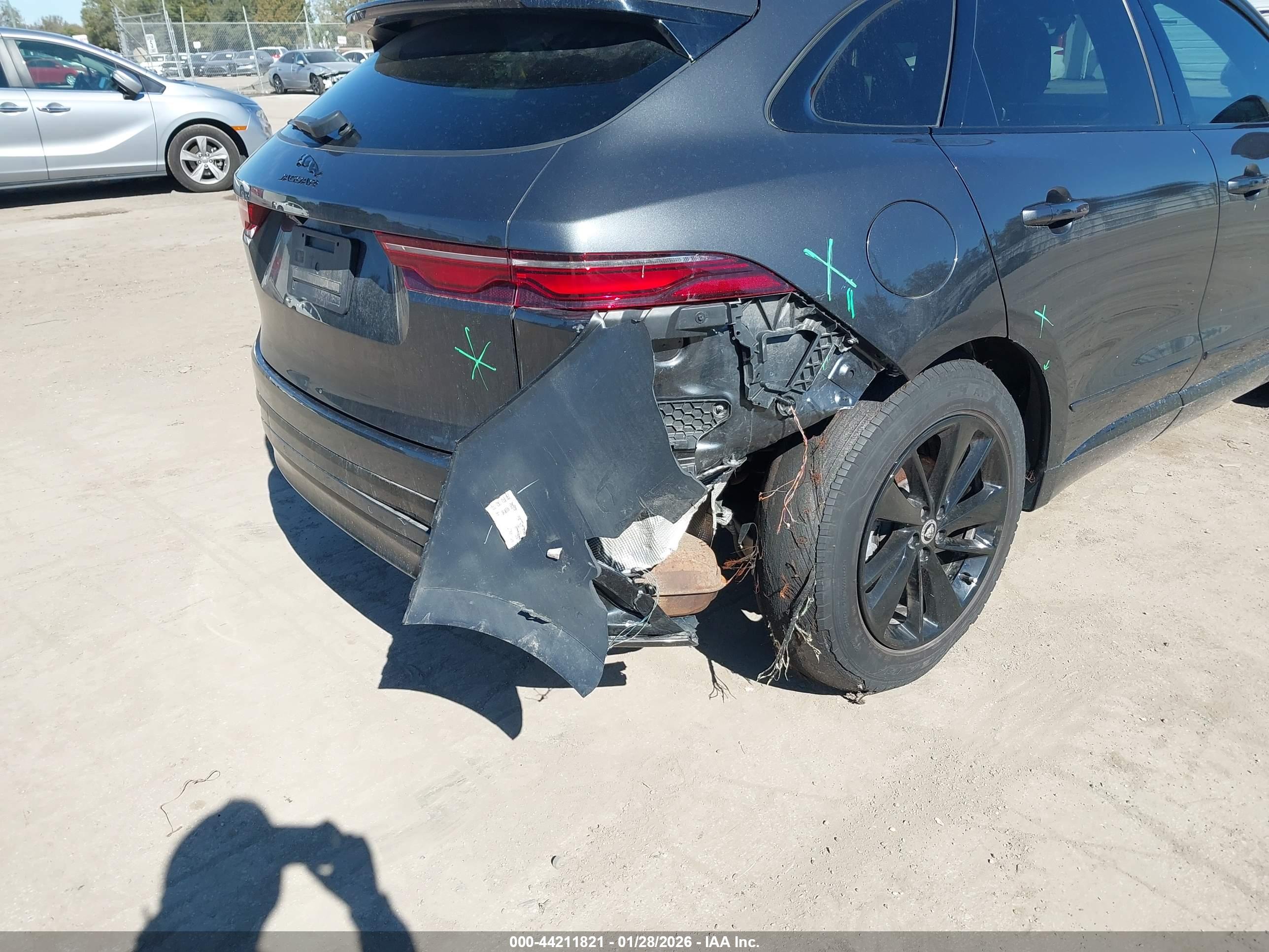 JAGUAR F-PACE image 6