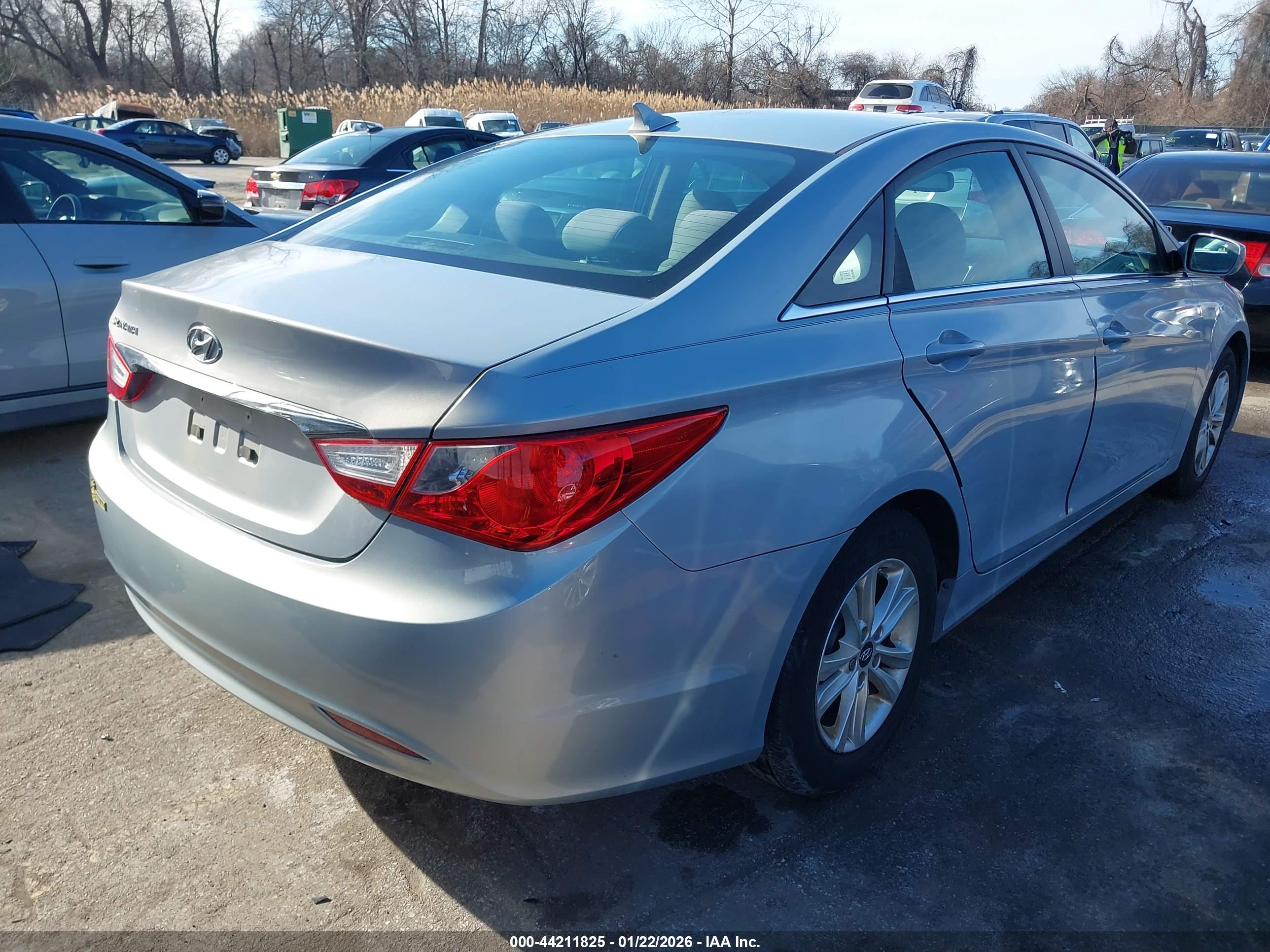 HYUNDAI SONATA image 4