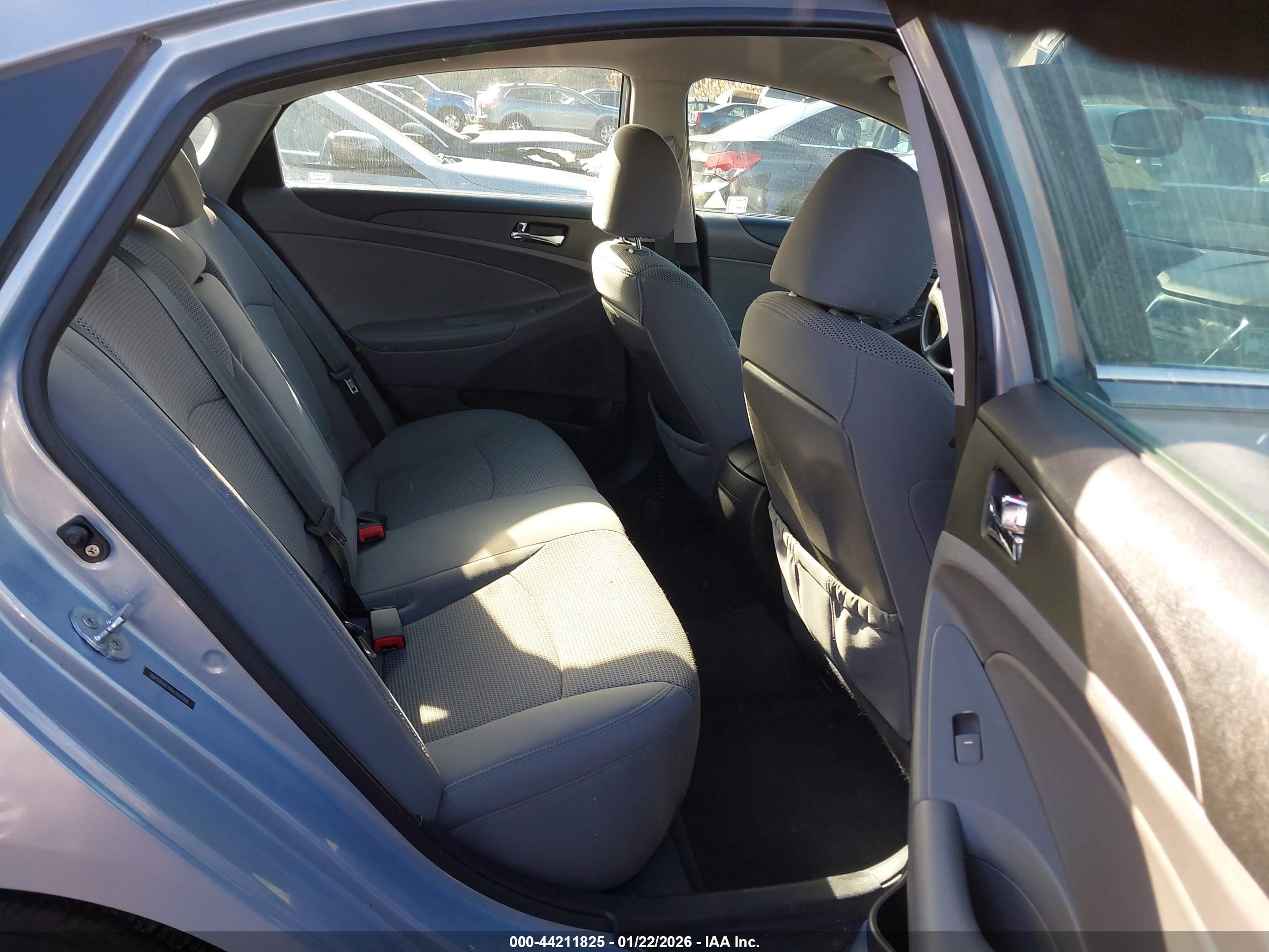 HYUNDAI SONATA image 8