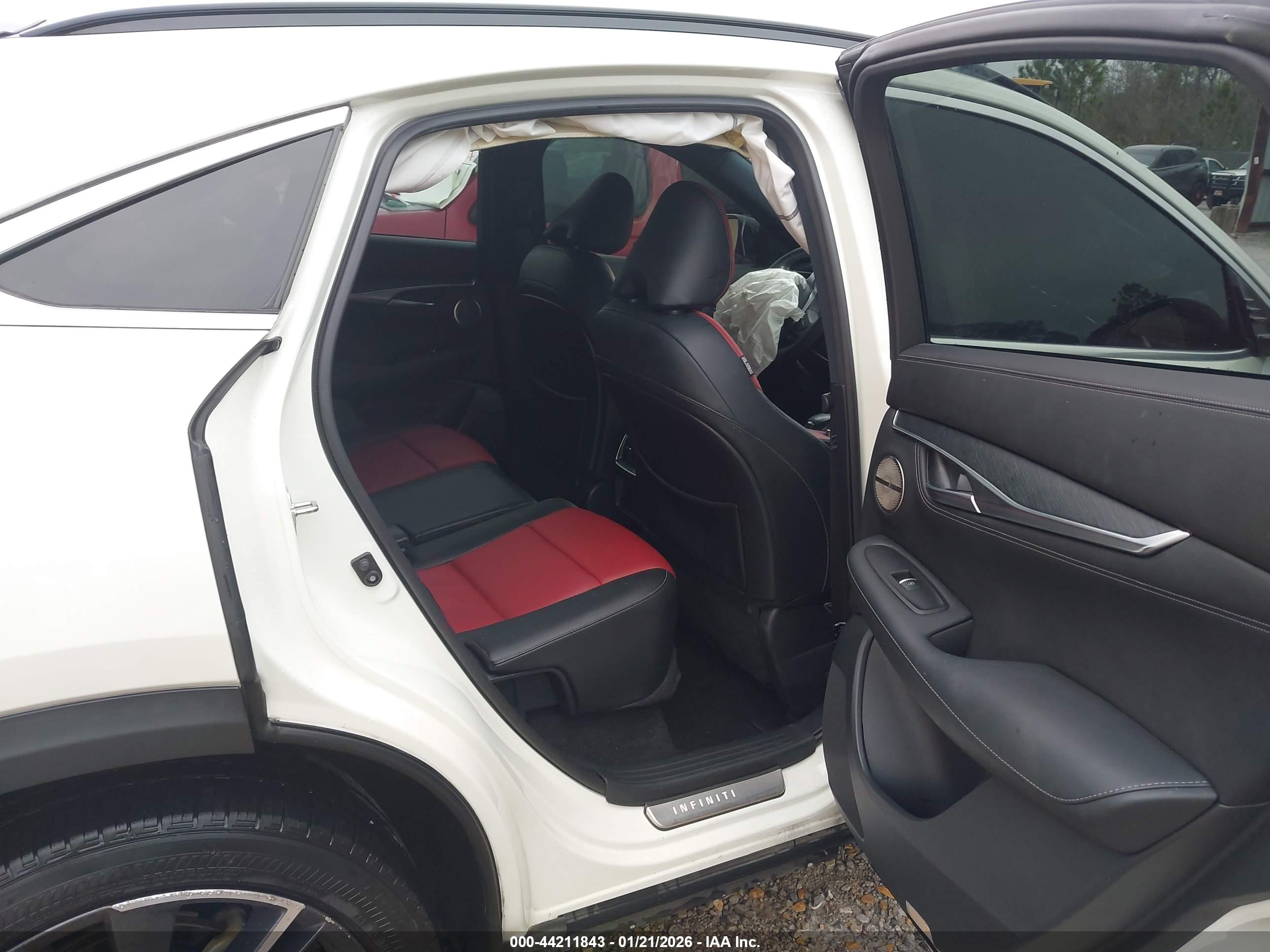 INFINITI QX55 image 8