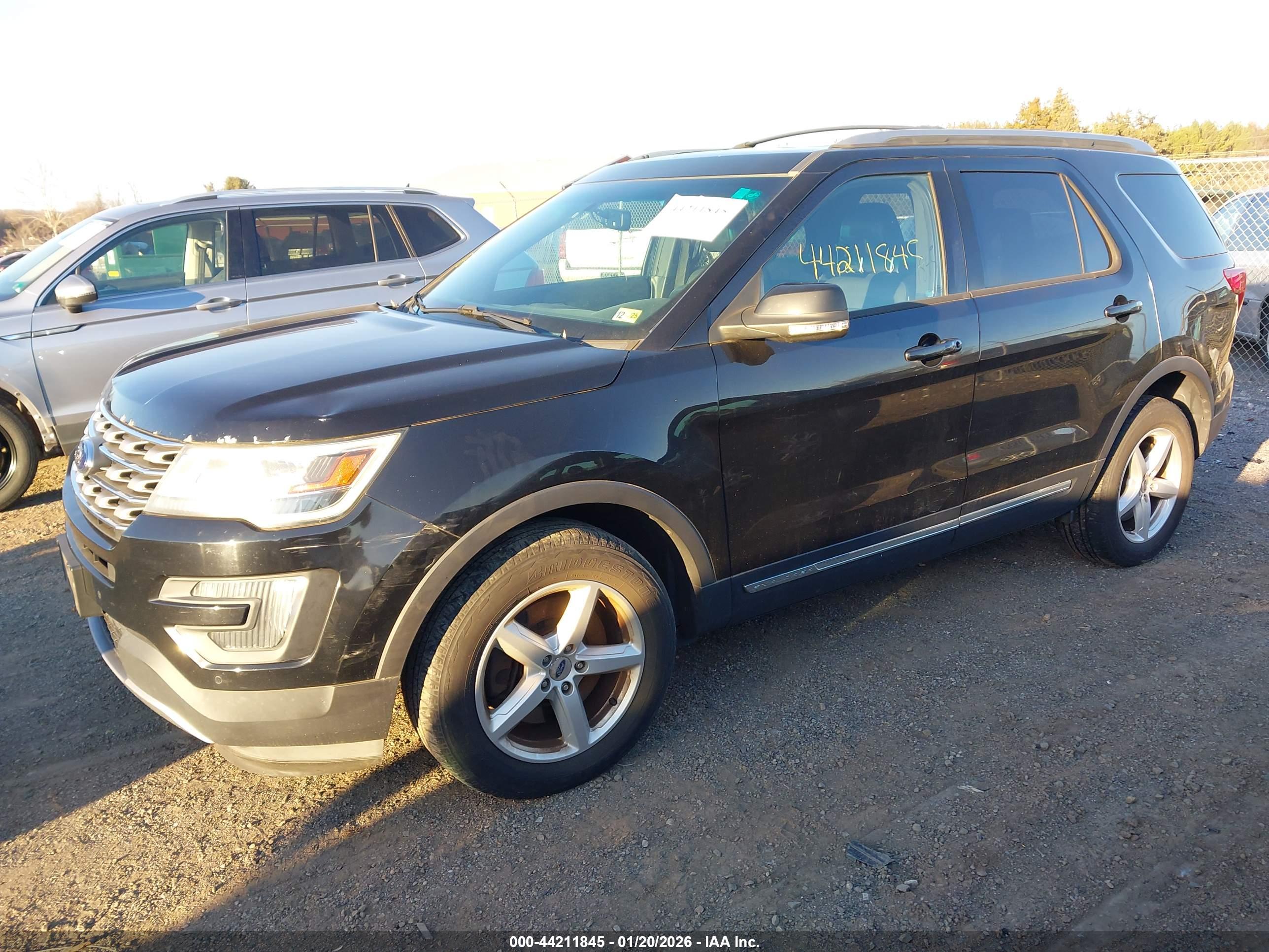 FORD EXPLORER image 2