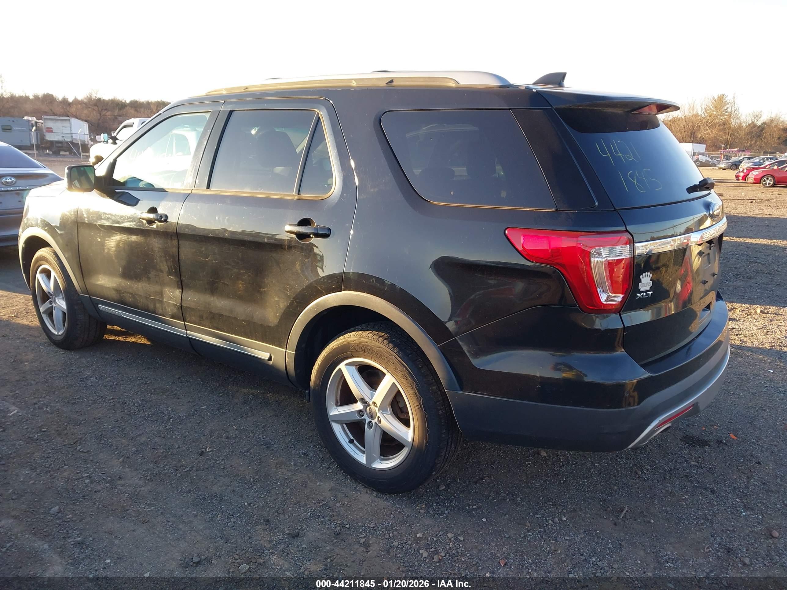 FORD EXPLORER image 3