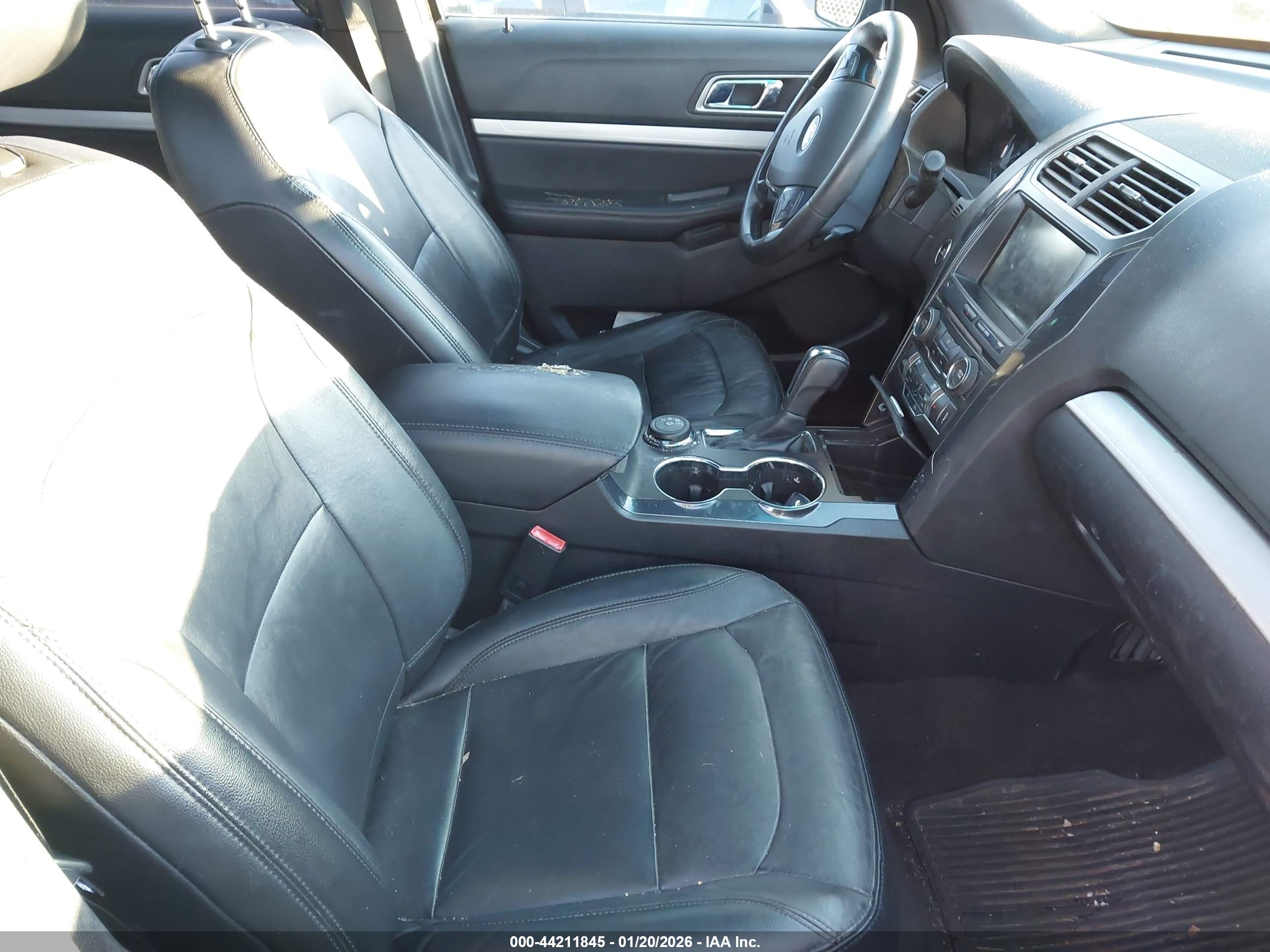 FORD EXPLORER image 5