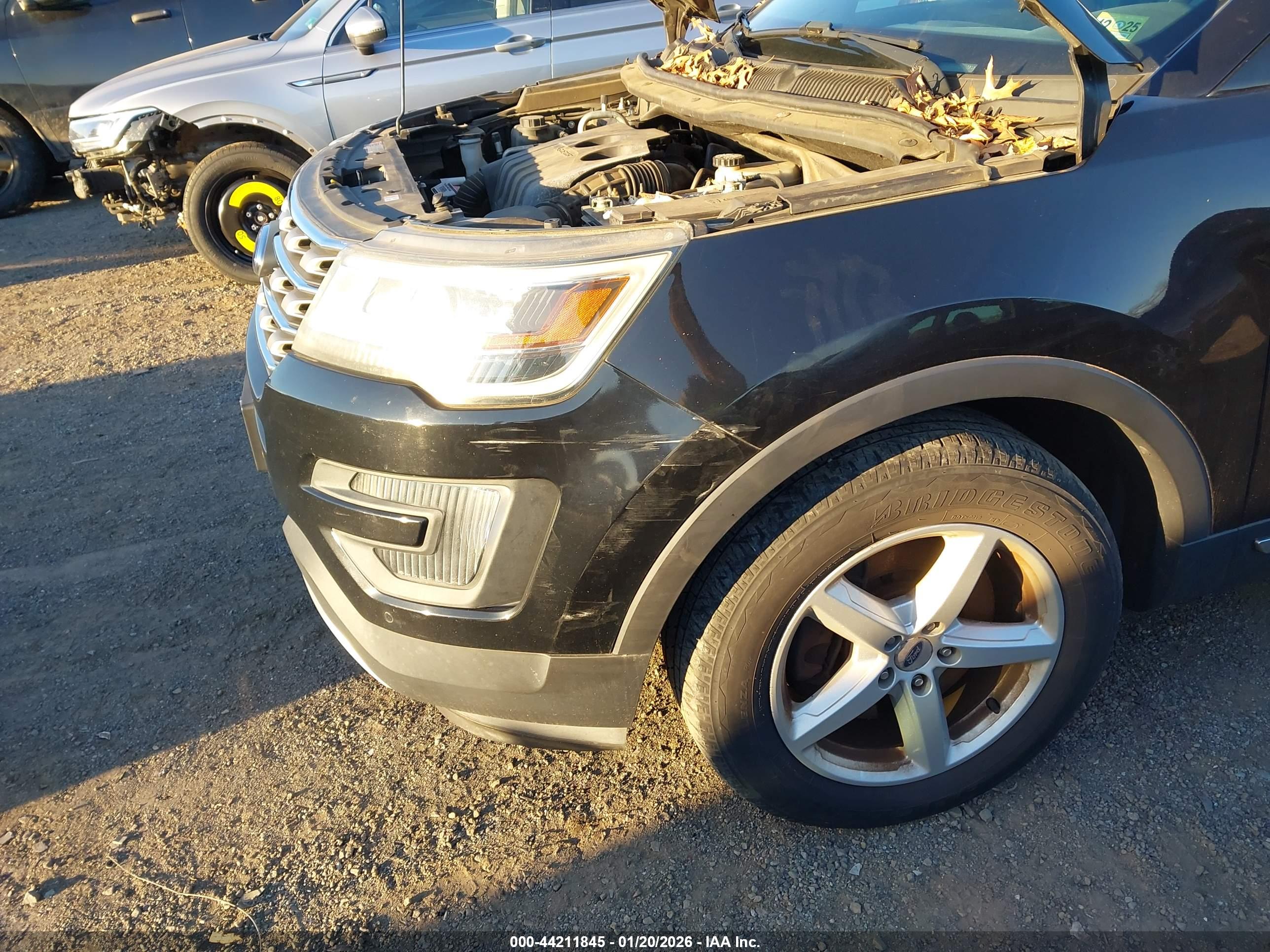FORD EXPLORER image 6