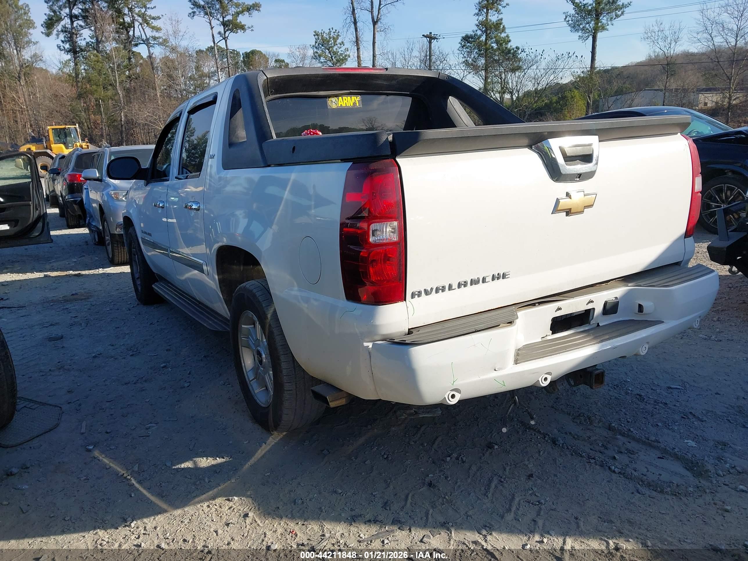 CHEVROLET AVALANCHE image 3