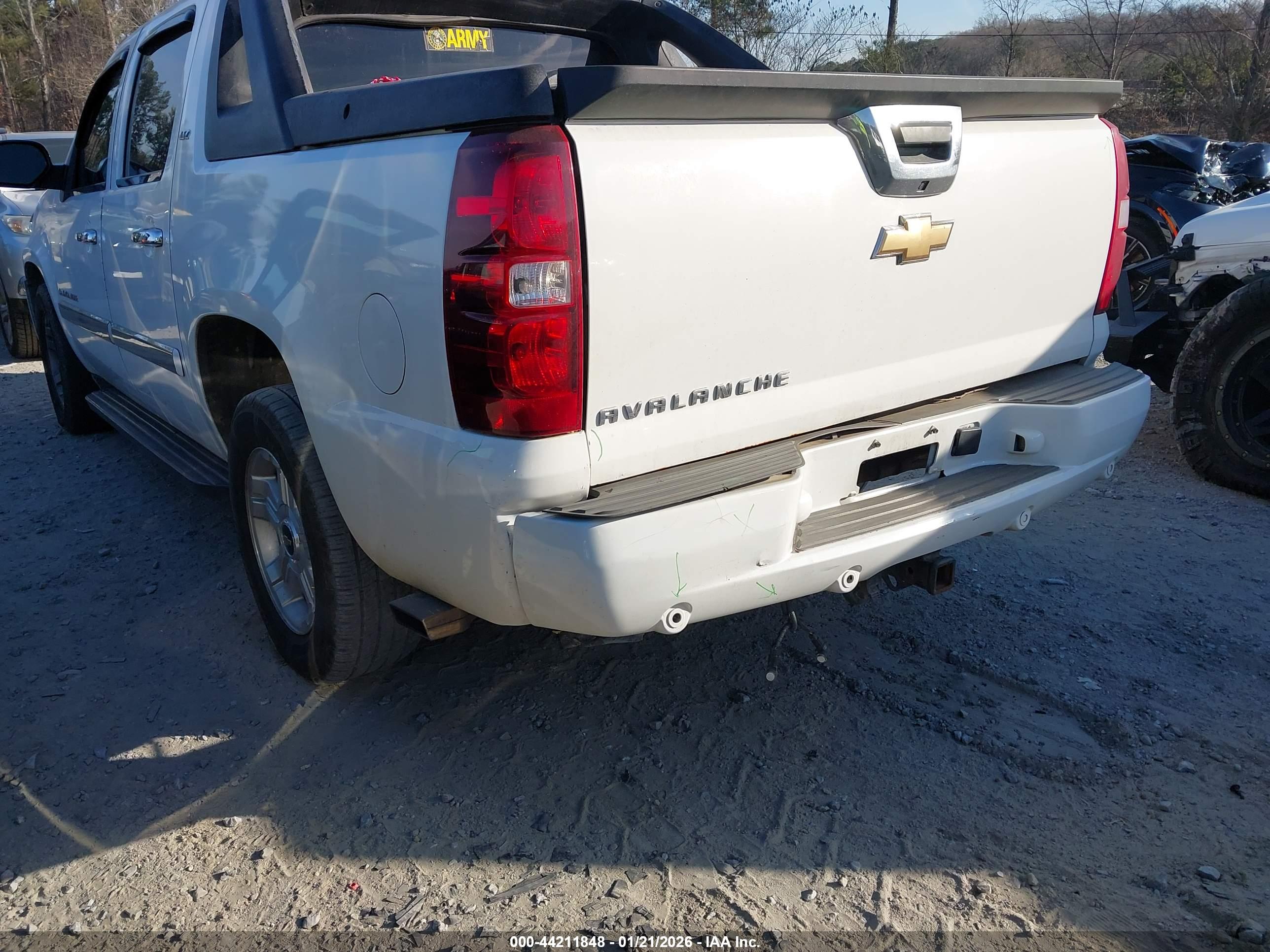CHEVROLET AVALANCHE image 6