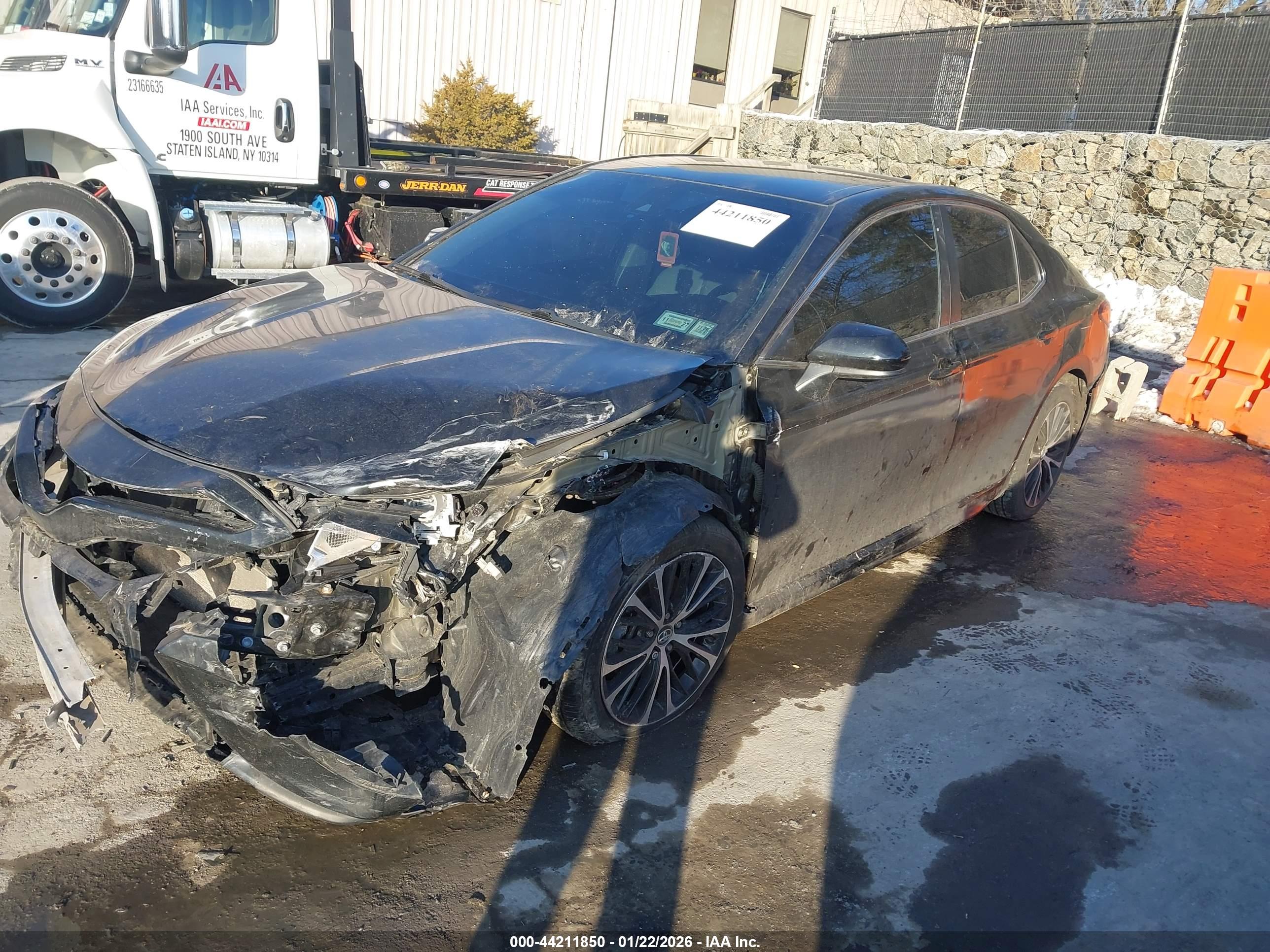 TOYOTA CAMRY image 2
