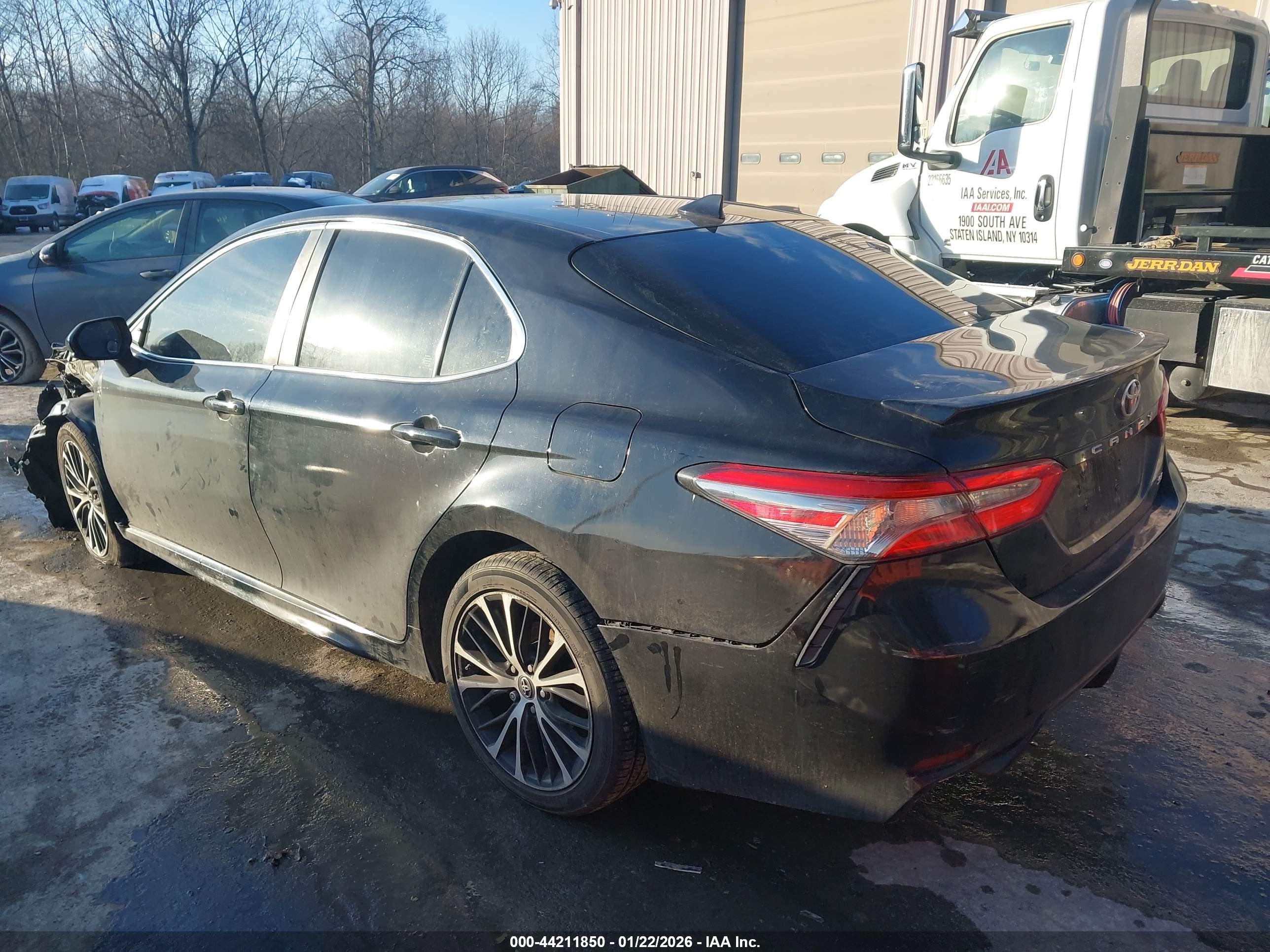 TOYOTA CAMRY image 3