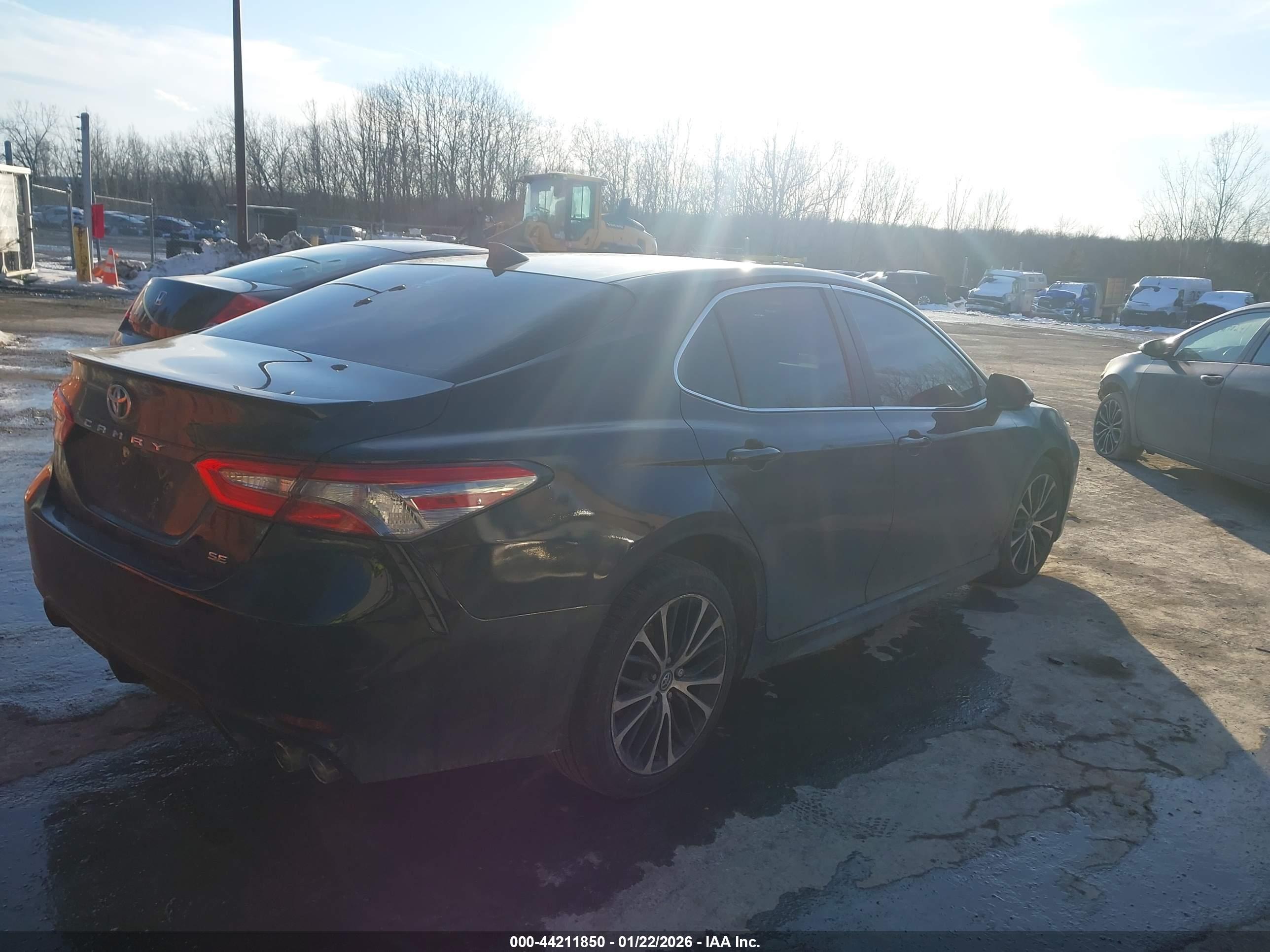 TOYOTA CAMRY image 4