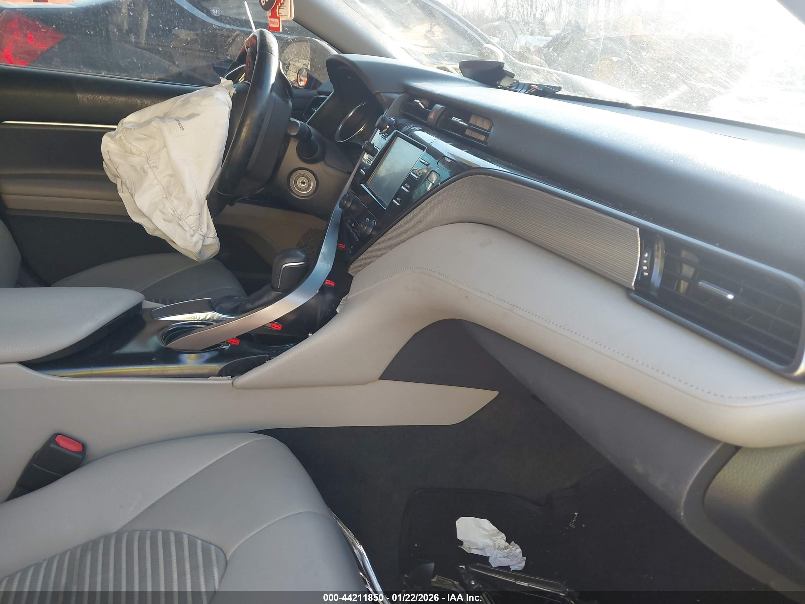 TOYOTA CAMRY image 5